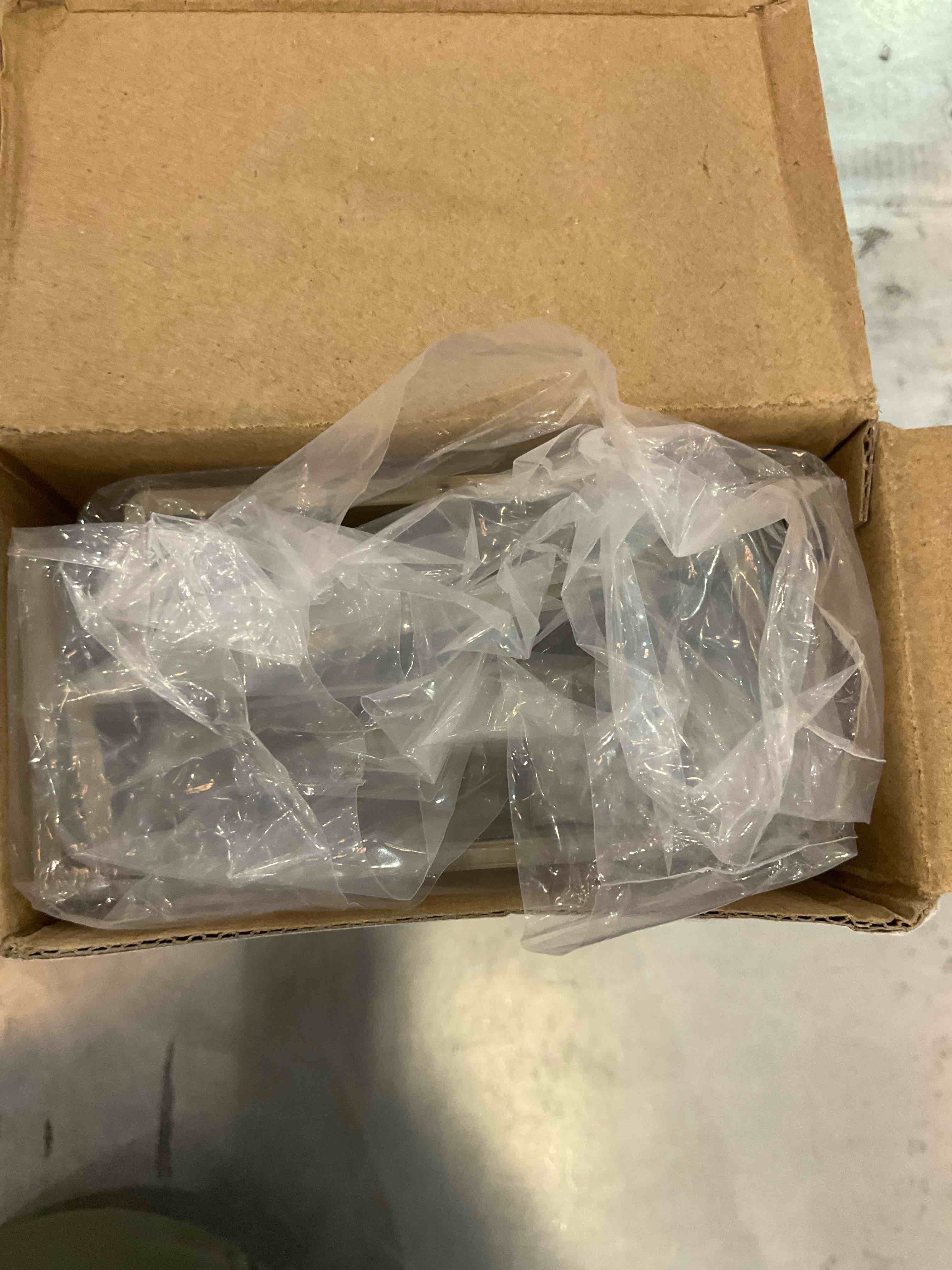 https://s3.amazonaws.com/lotting-images-prod/BargainHunt/EXS01244972_1711638897281.jpeg