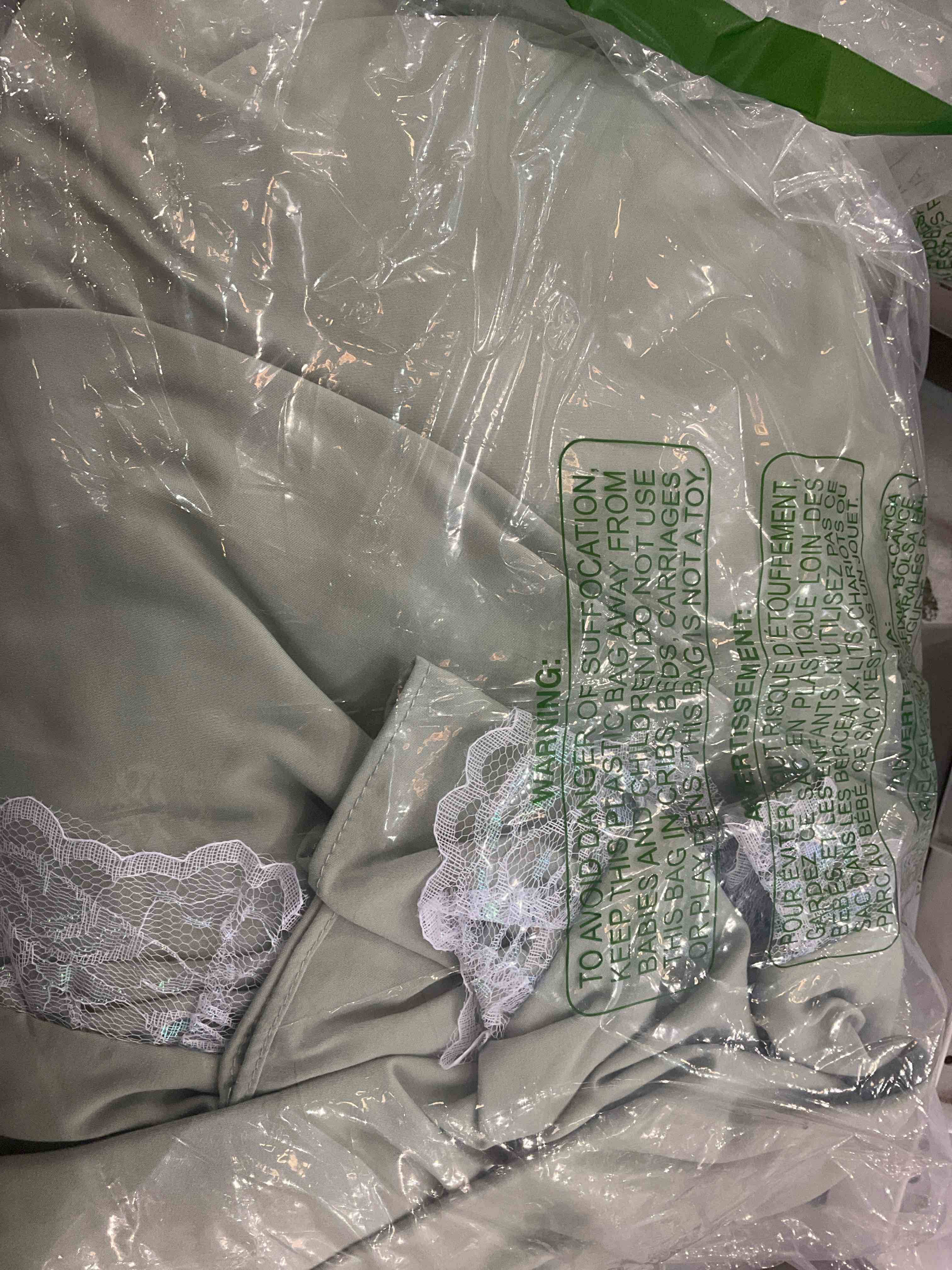 https://s3.amazonaws.com/lotting-images-prod/BargainHunt/EXS01245027_1710256758817.jpeg