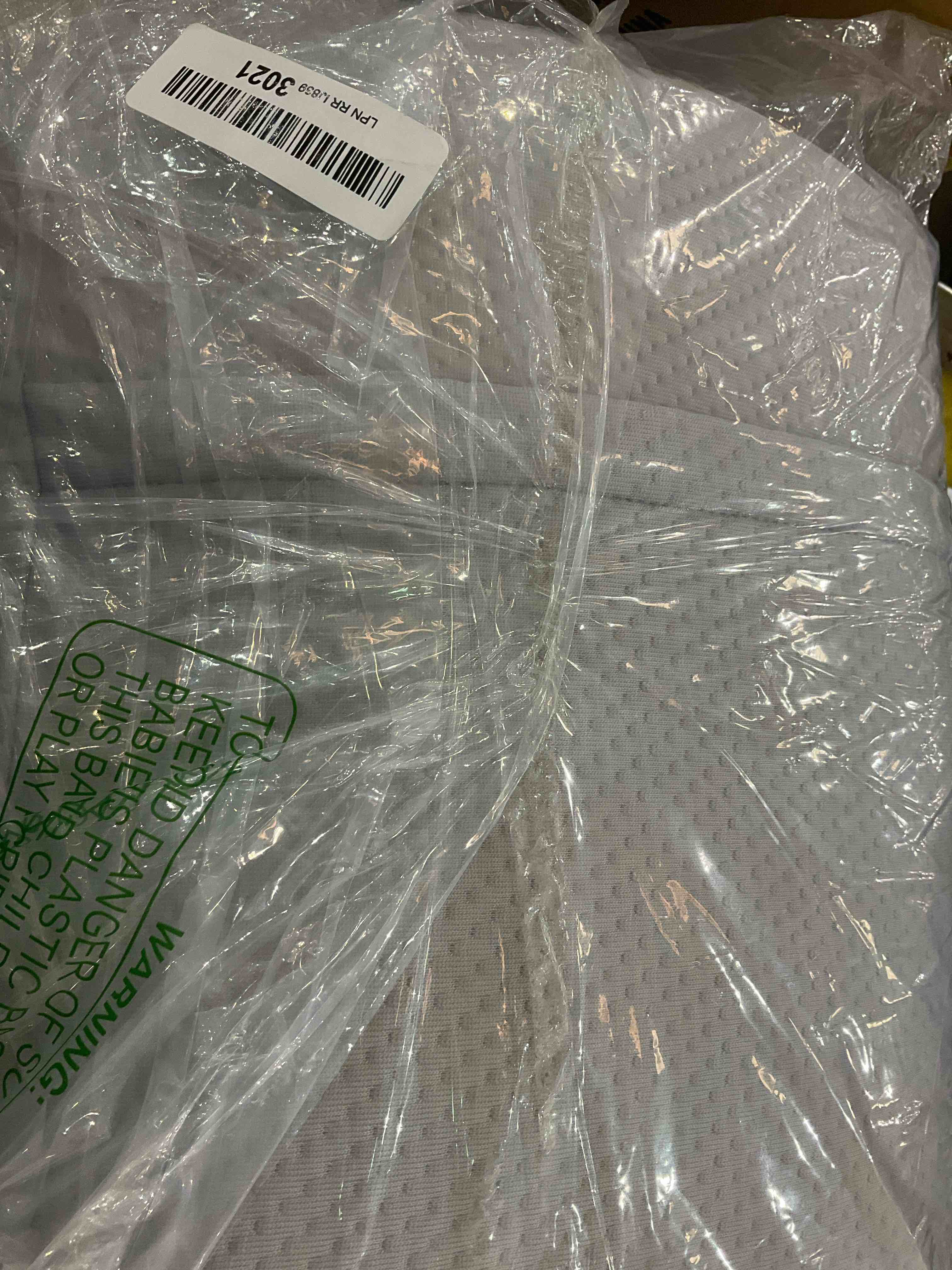 https://s3.amazonaws.com/lotting-images-prod/BargainHunt/EXS01245029_1710257406382.jpeg