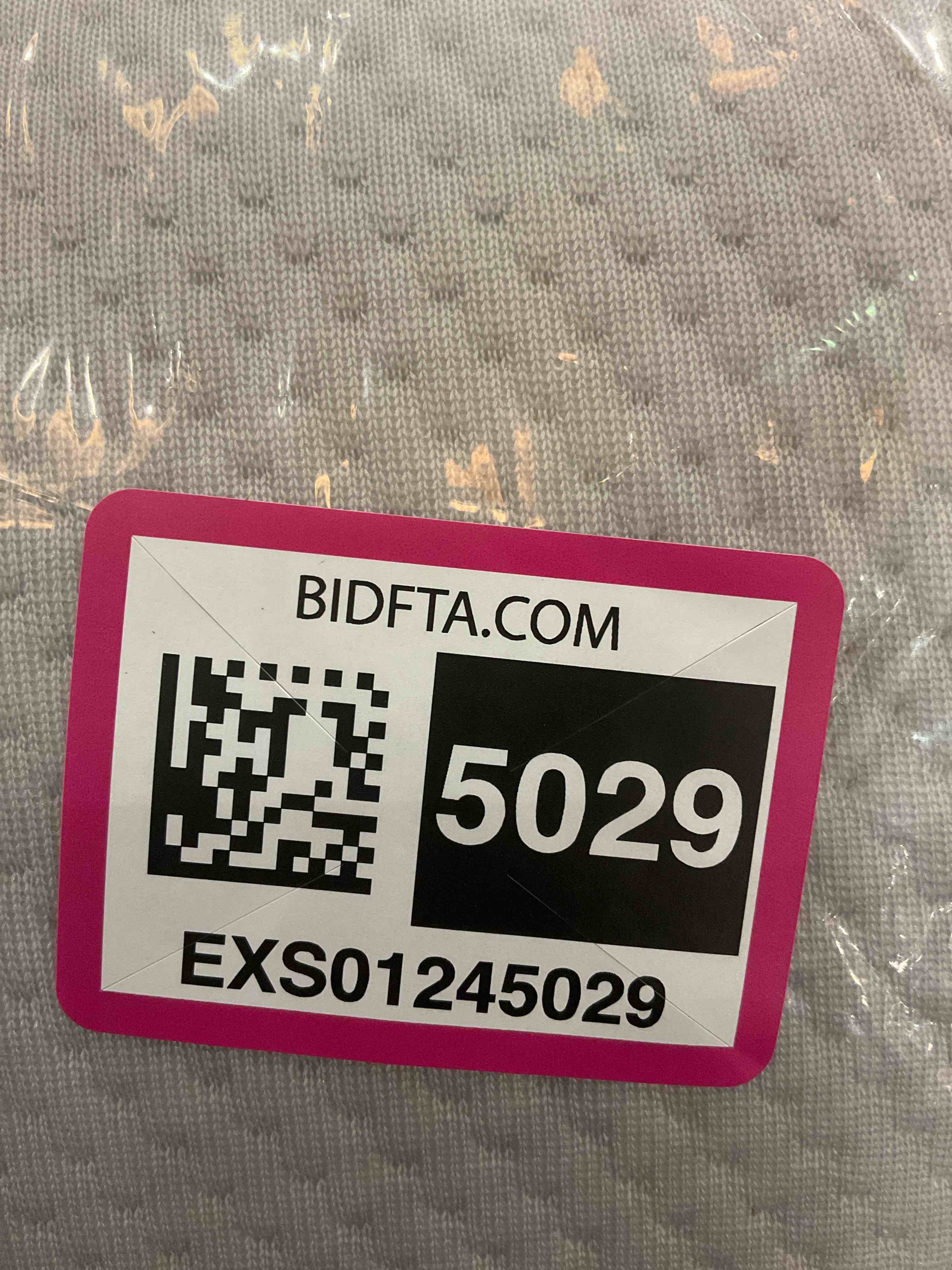 https://s3.amazonaws.com/lotting-images-prod/BargainHunt/EXS01245029_1710257421541.jpeg
