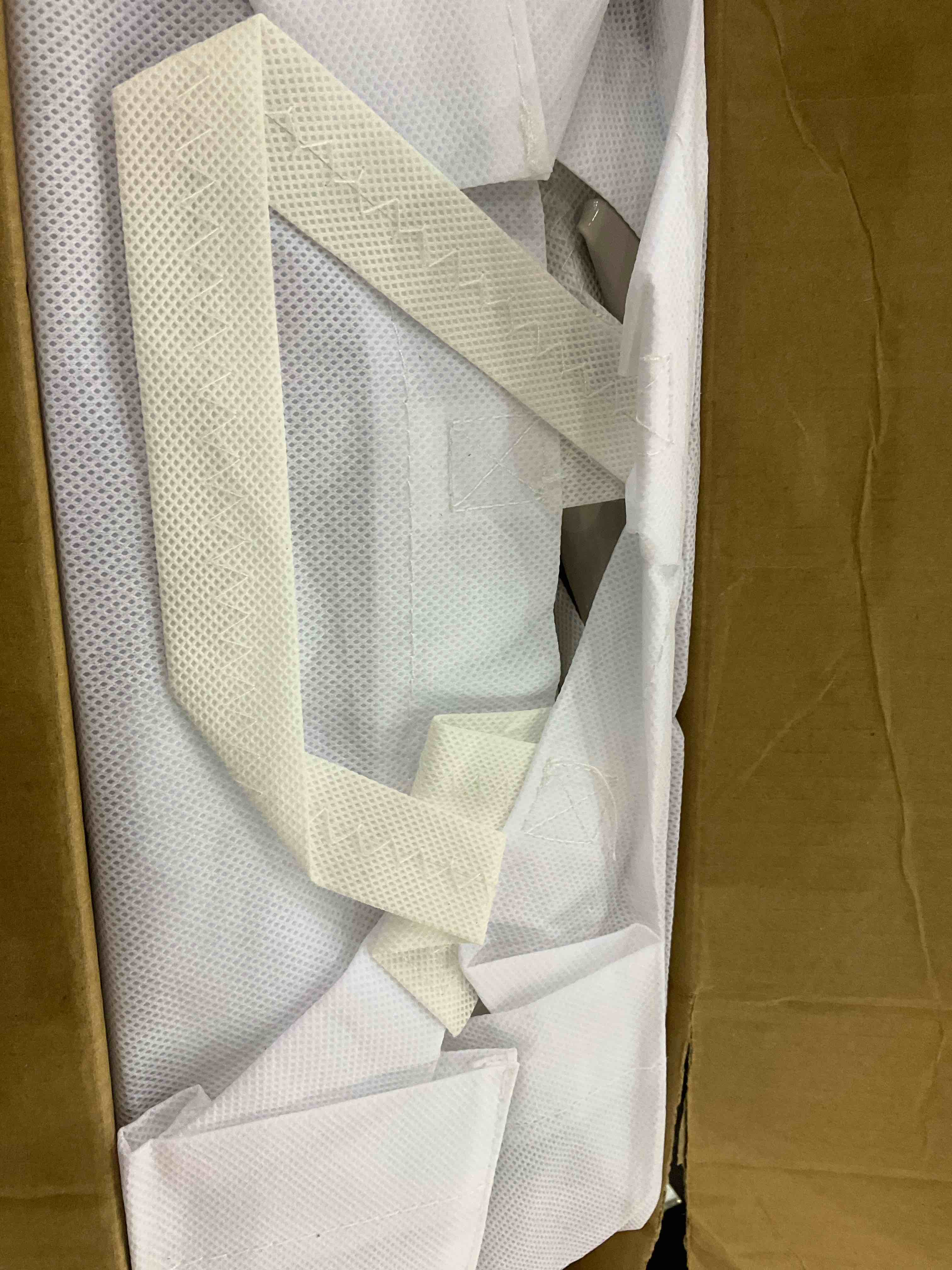https://s3.amazonaws.com/lotting-images-prod/BargainHunt/EXS01245078_1710331551050.jpeg