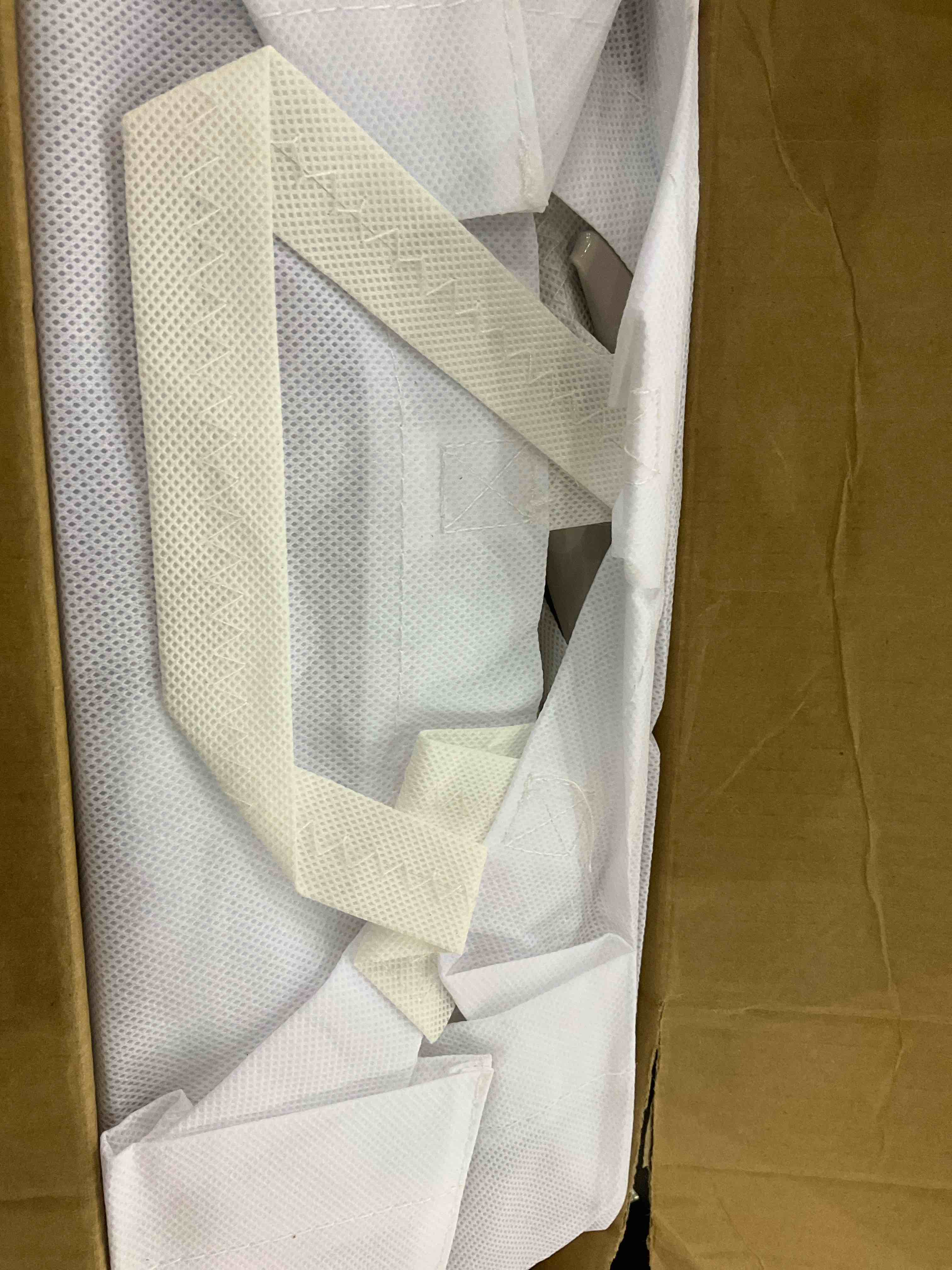 https://s3.amazonaws.com/lotting-images-prod/BargainHunt/EXS01245078_1710331552124.jpeg