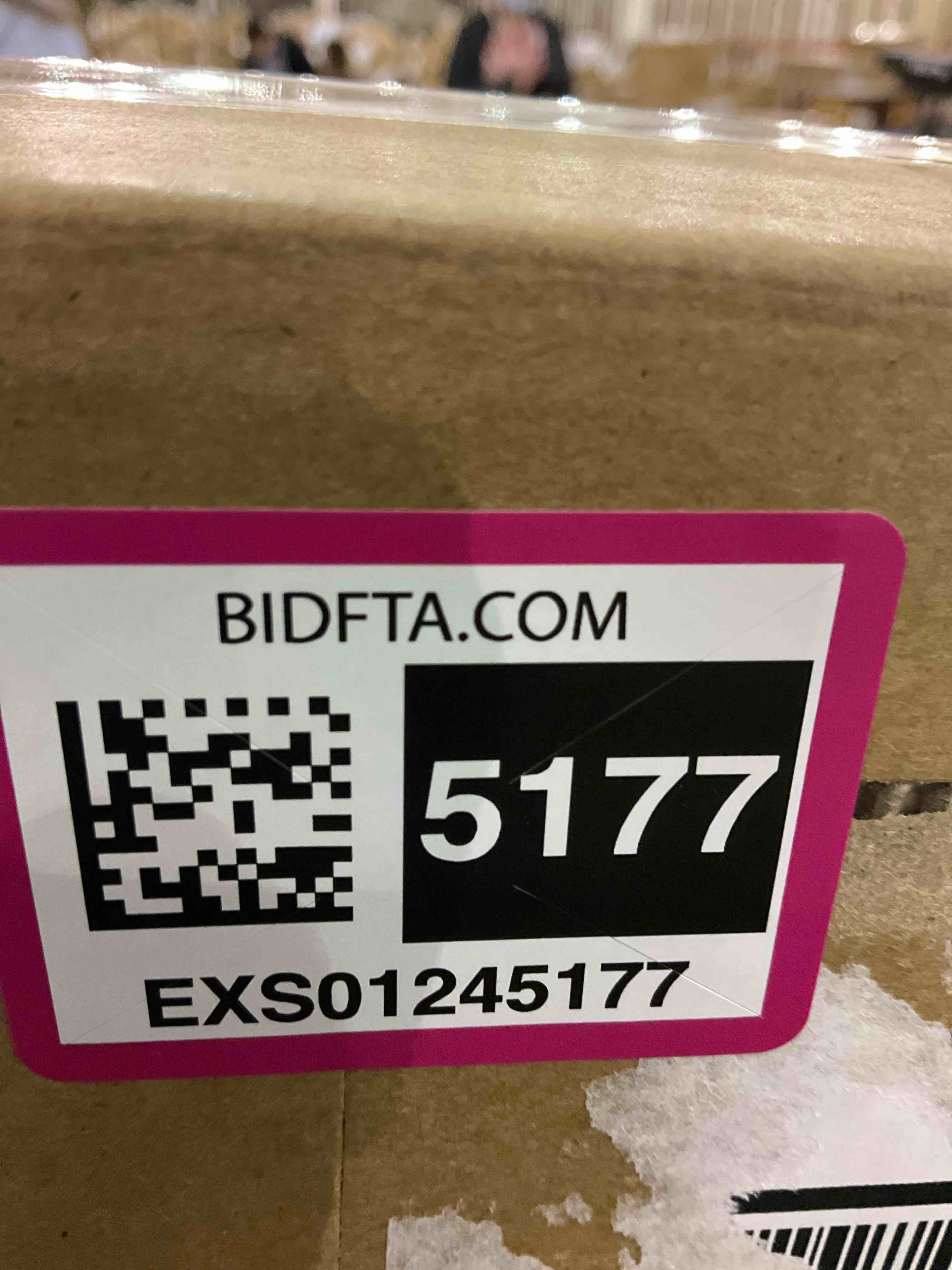 https://s3.amazonaws.com/lotting-images-prod/BargainHunt/EXS01245177_1710417293465.jpeg