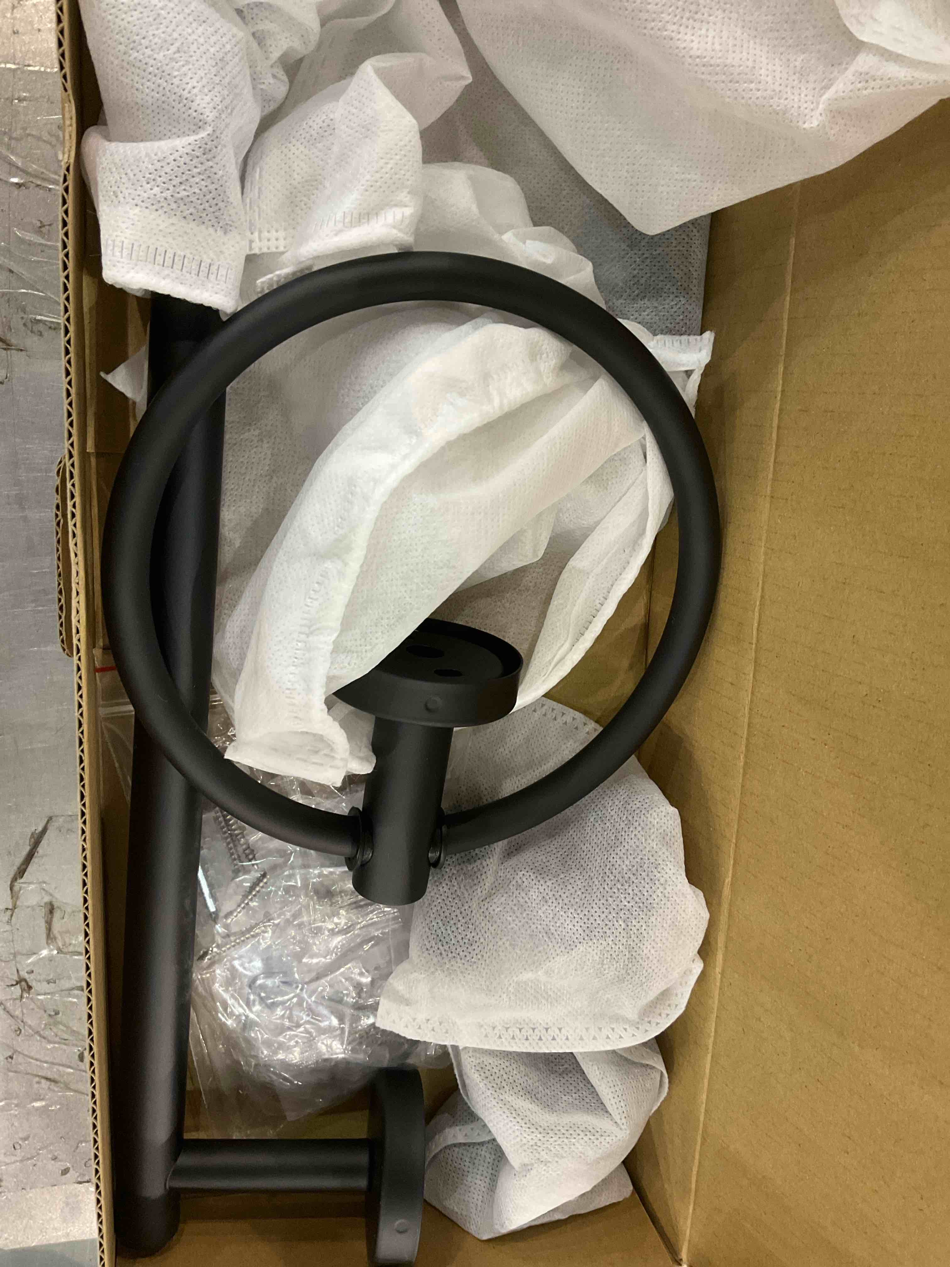 https://s3.amazonaws.com/lotting-images-prod/BargainHunt/EXS01245179_1710417574065.jpeg