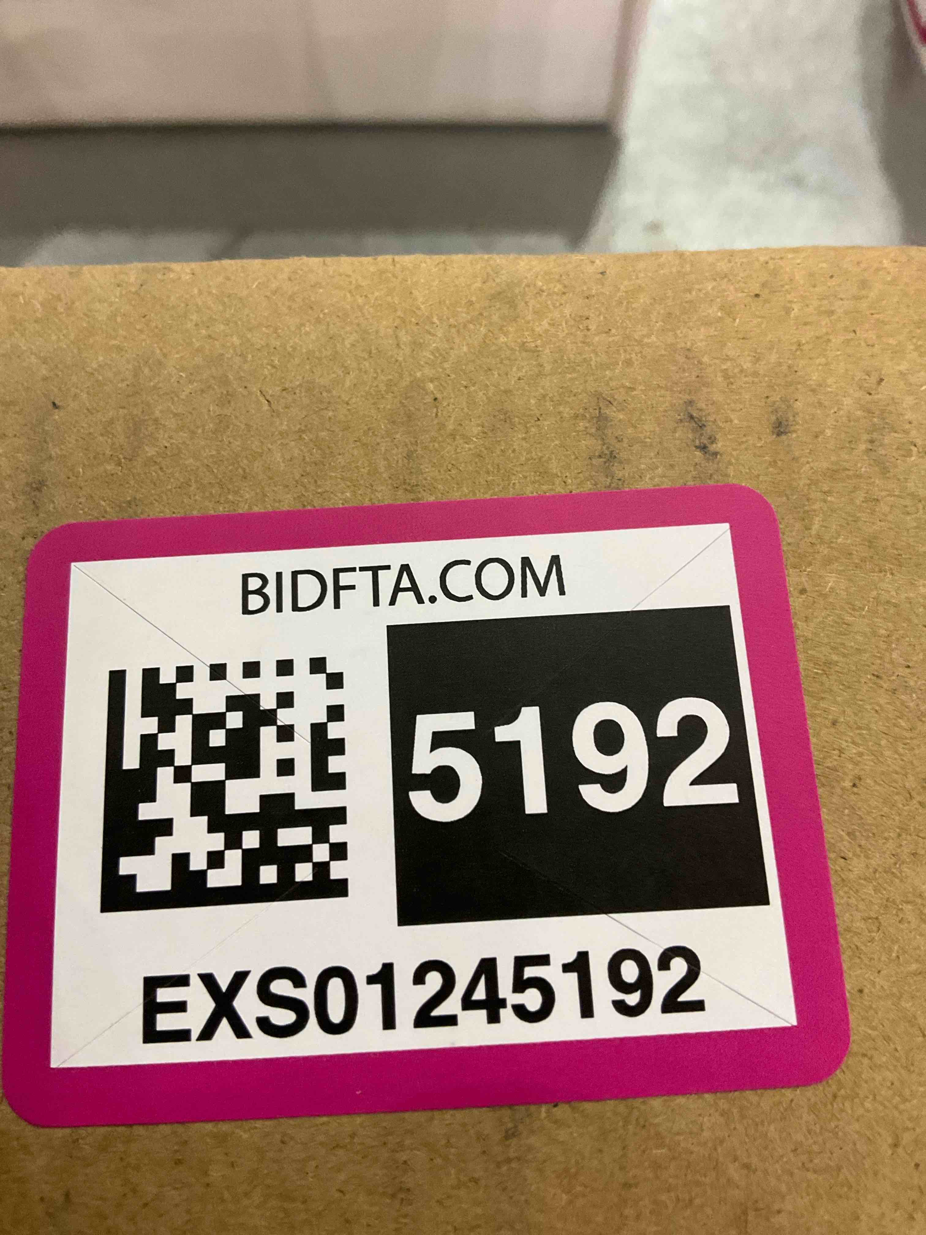 https://s3.amazonaws.com/lotting-images-prod/BargainHunt/EXS01245192_1710419569221.jpeg