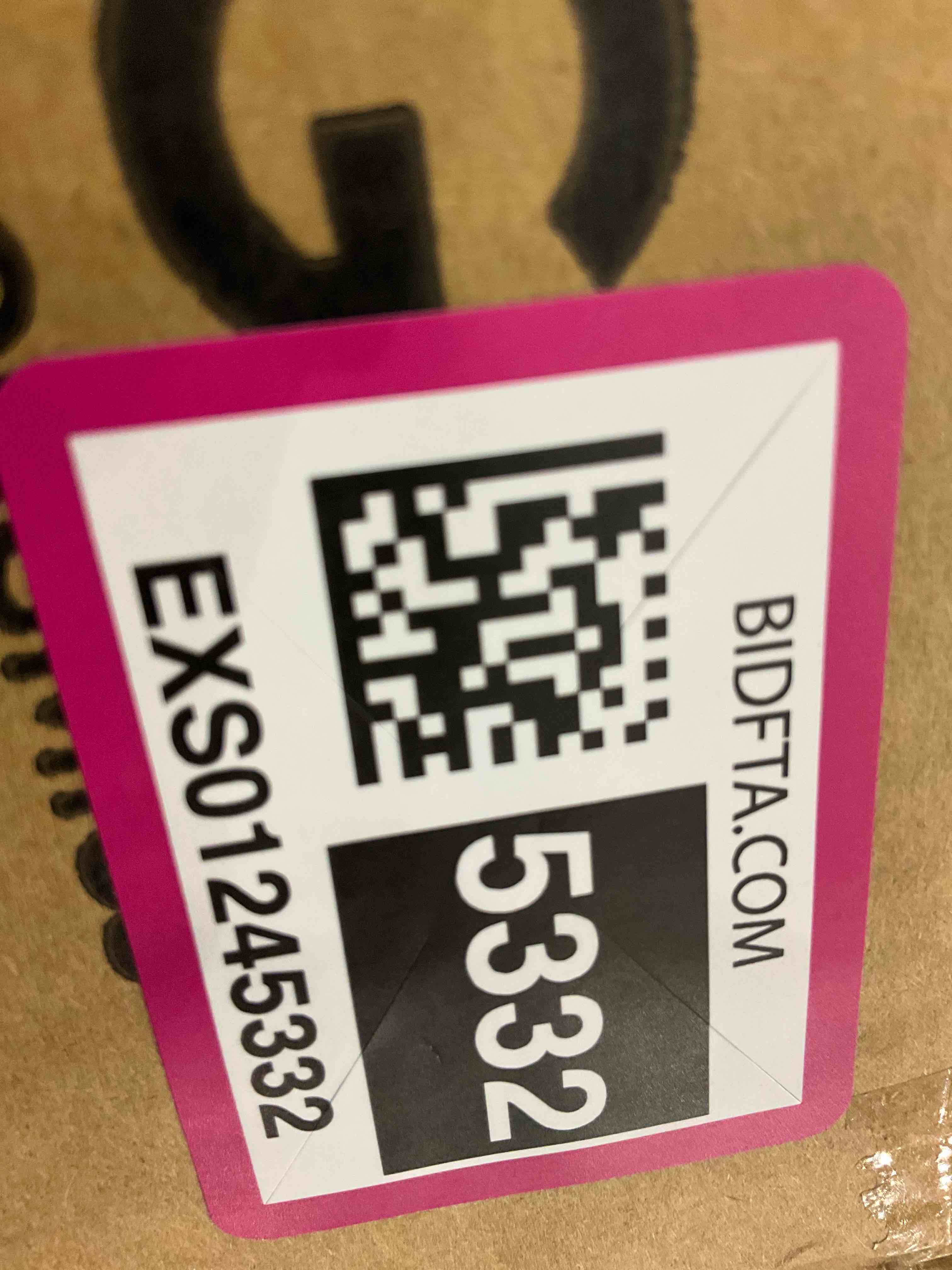 https://s3.amazonaws.com/lotting-images-prod/BargainHunt/EXS01245332_1710514423457.jpeg