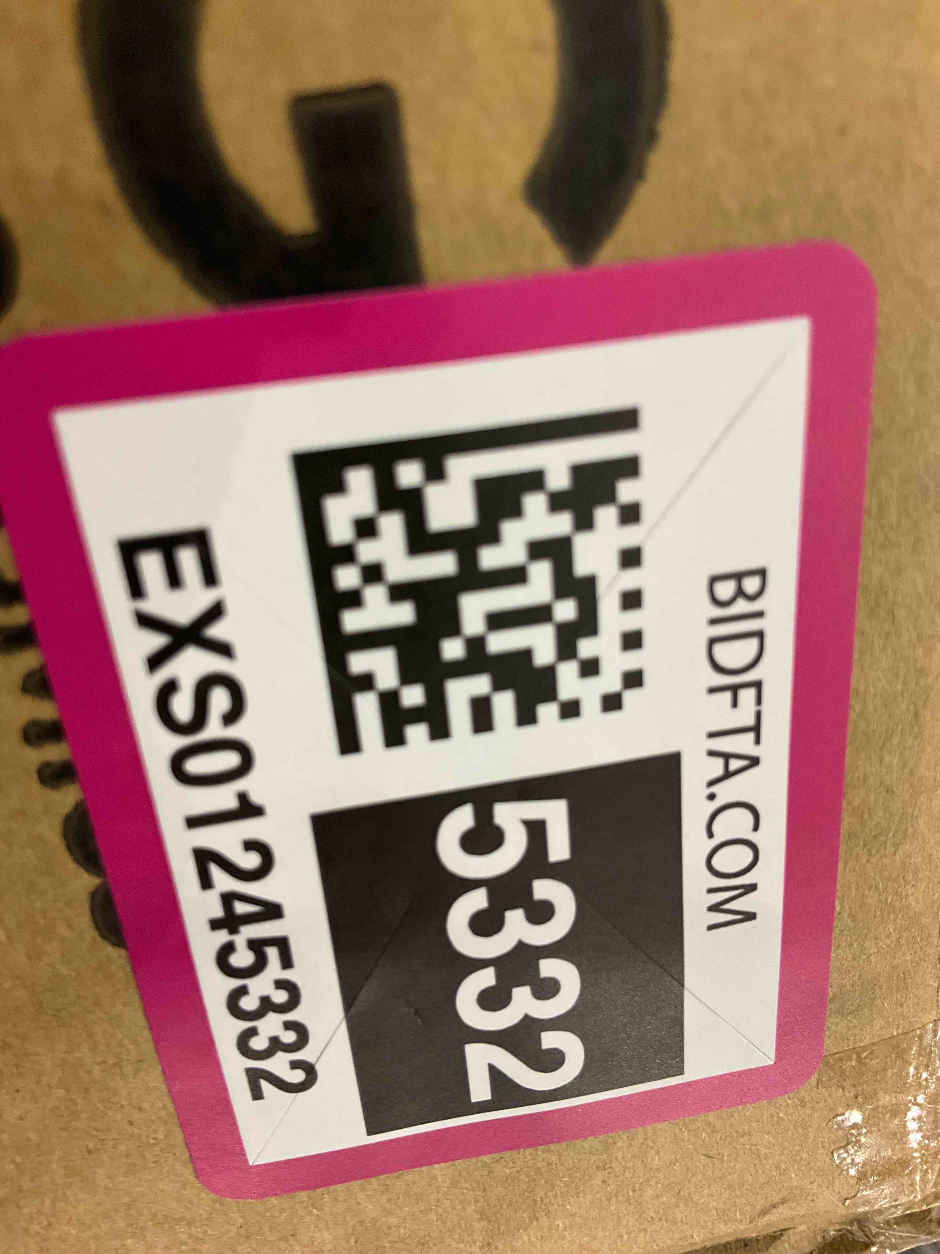 https://s3.amazonaws.com/lotting-images-prod/BargainHunt/EXS01245332_1710514424655.jpeg