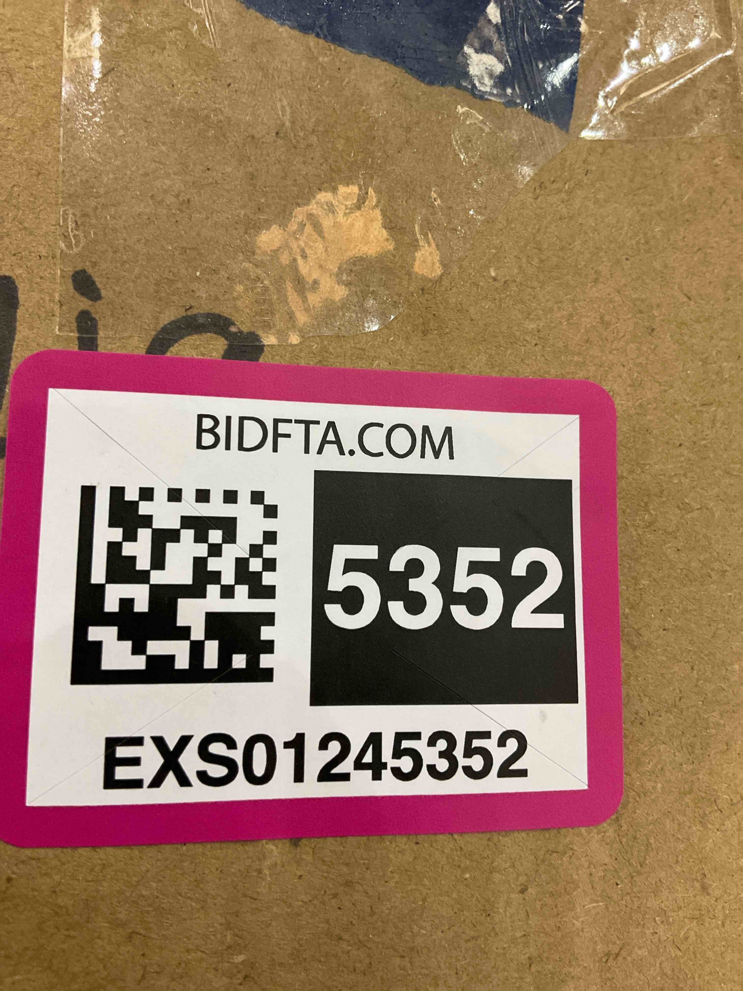 https://s3.amazonaws.com/lotting-images-prod/BargainHunt/EXS01245352_1710521437242.jpeg