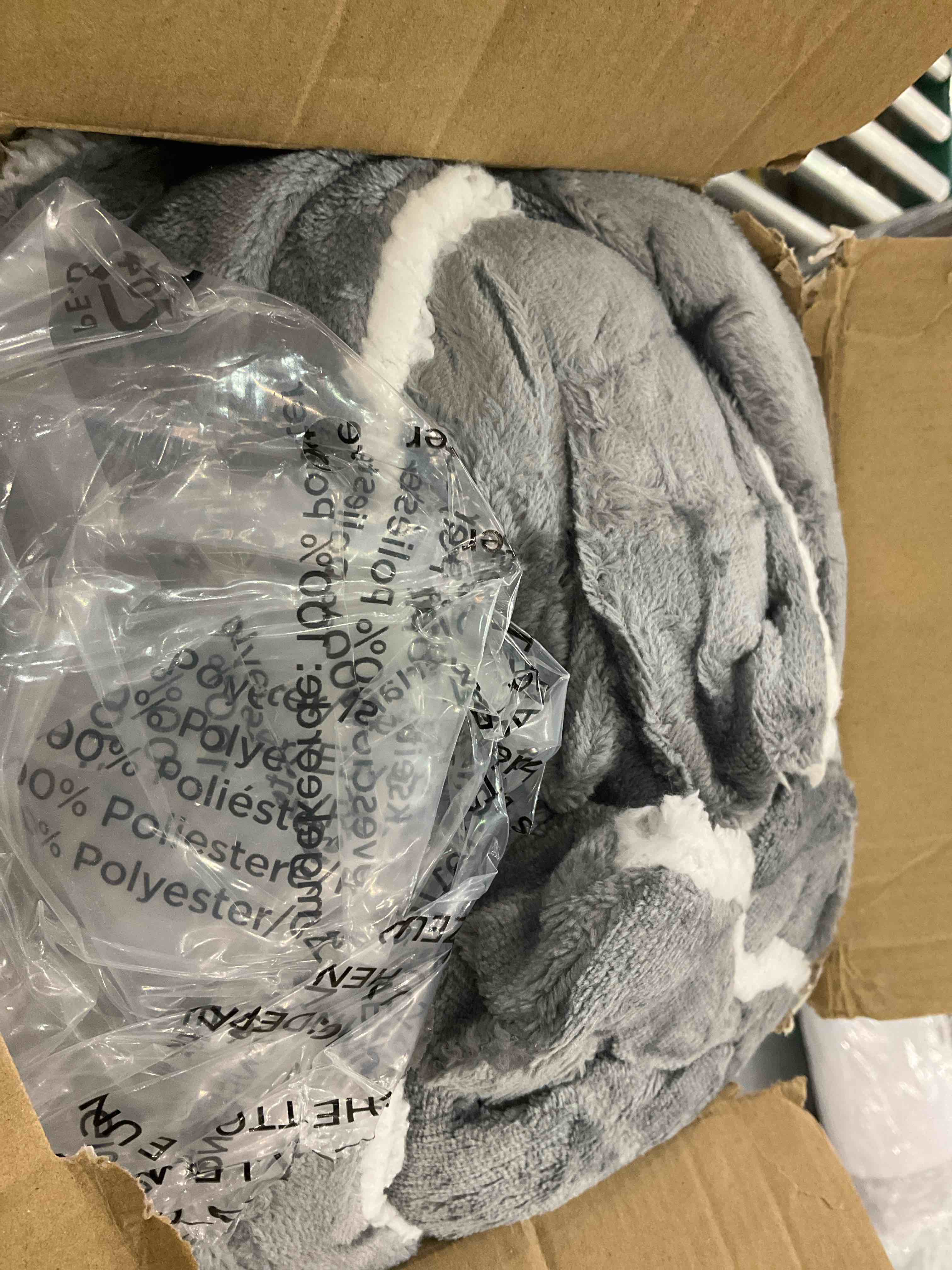 https://s3.amazonaws.com/lotting-images-prod/BargainHunt/EXS01245353_1710521571539.jpeg