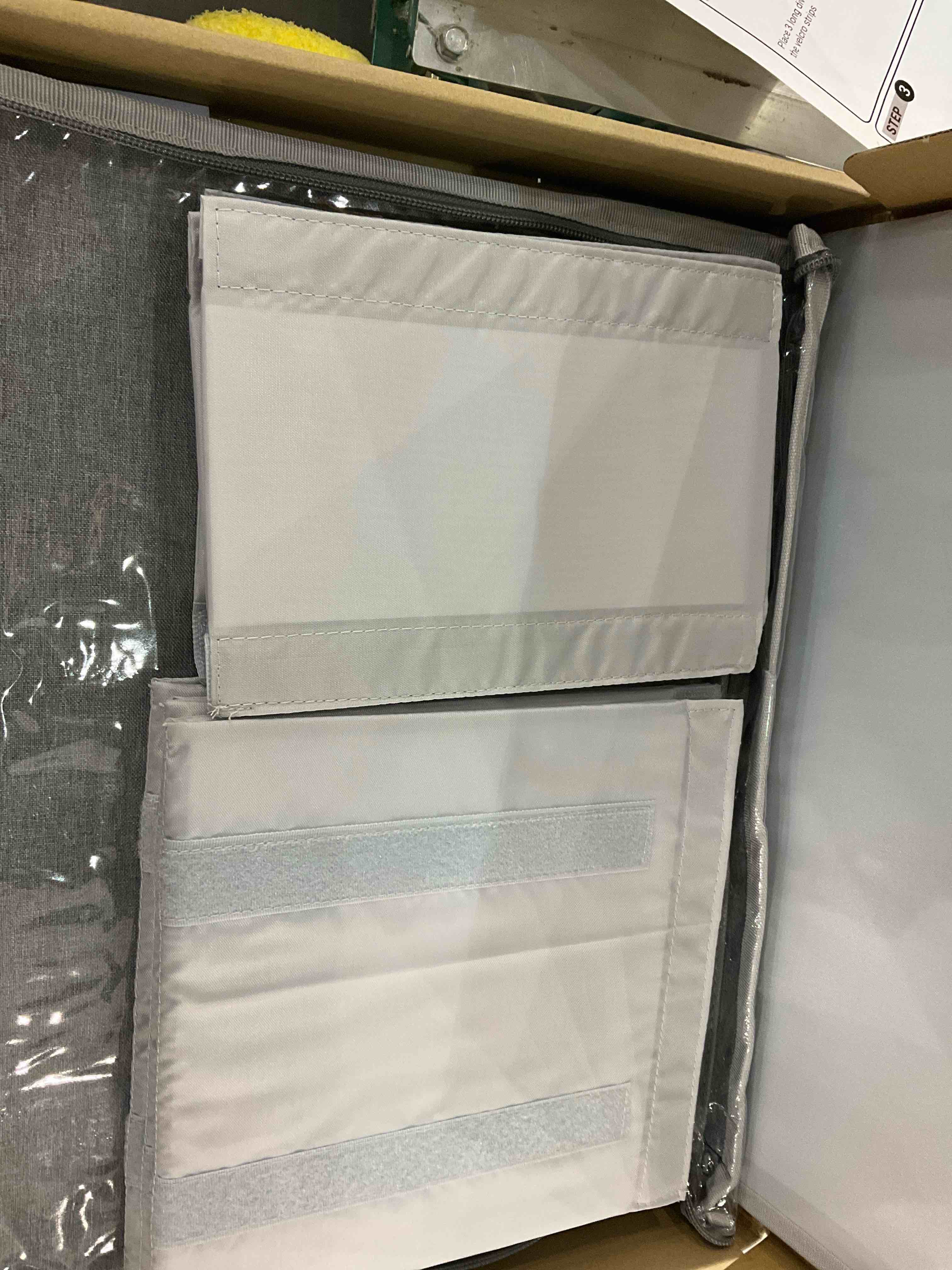 https://s3.amazonaws.com/lotting-images-prod/BargainHunt/EXS01245400_1710766114144.jpeg
