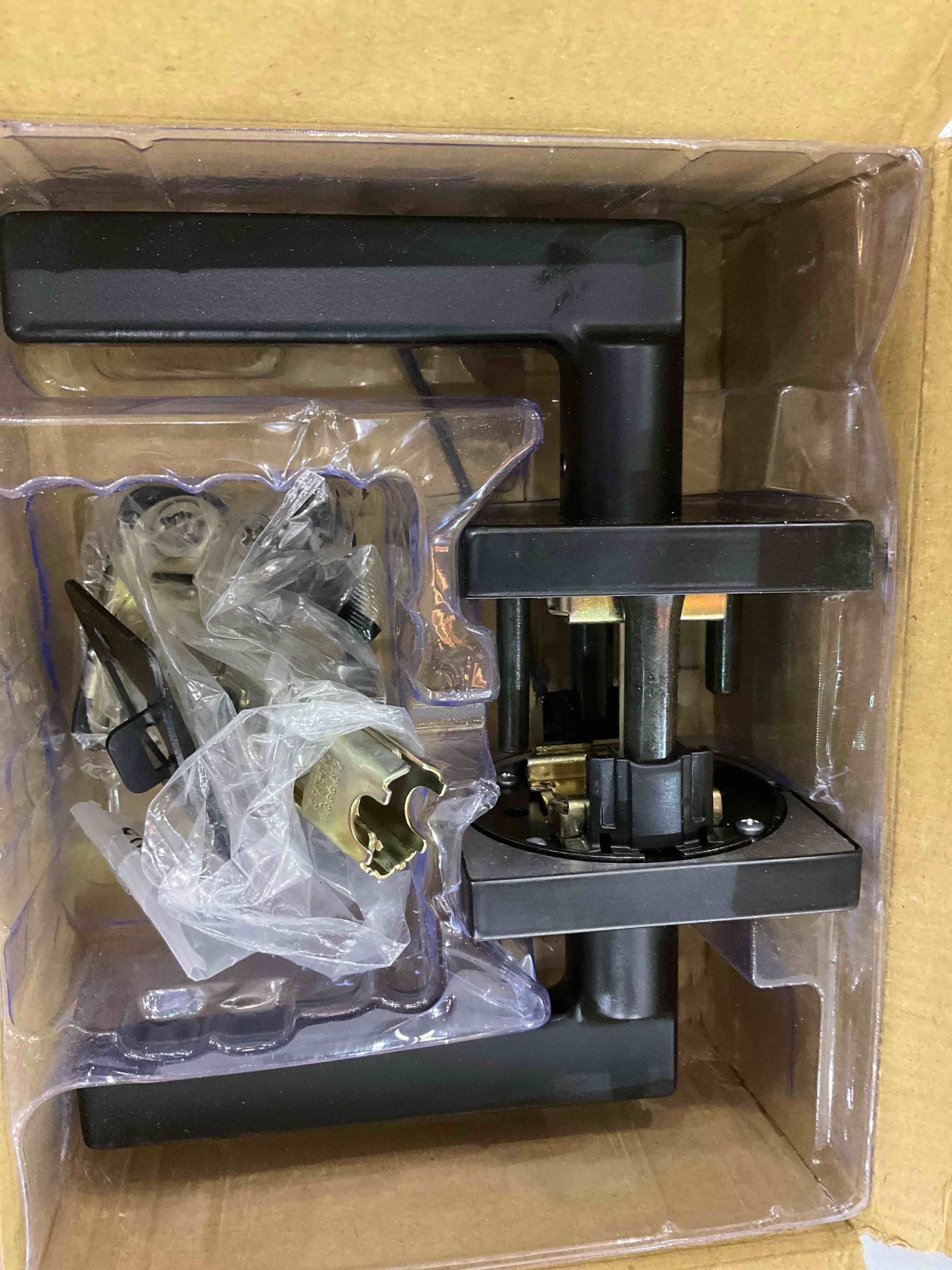 https://s3.amazonaws.com/lotting-images-prod/BargainHunt/EXS01245416_1710770929073.jpeg
