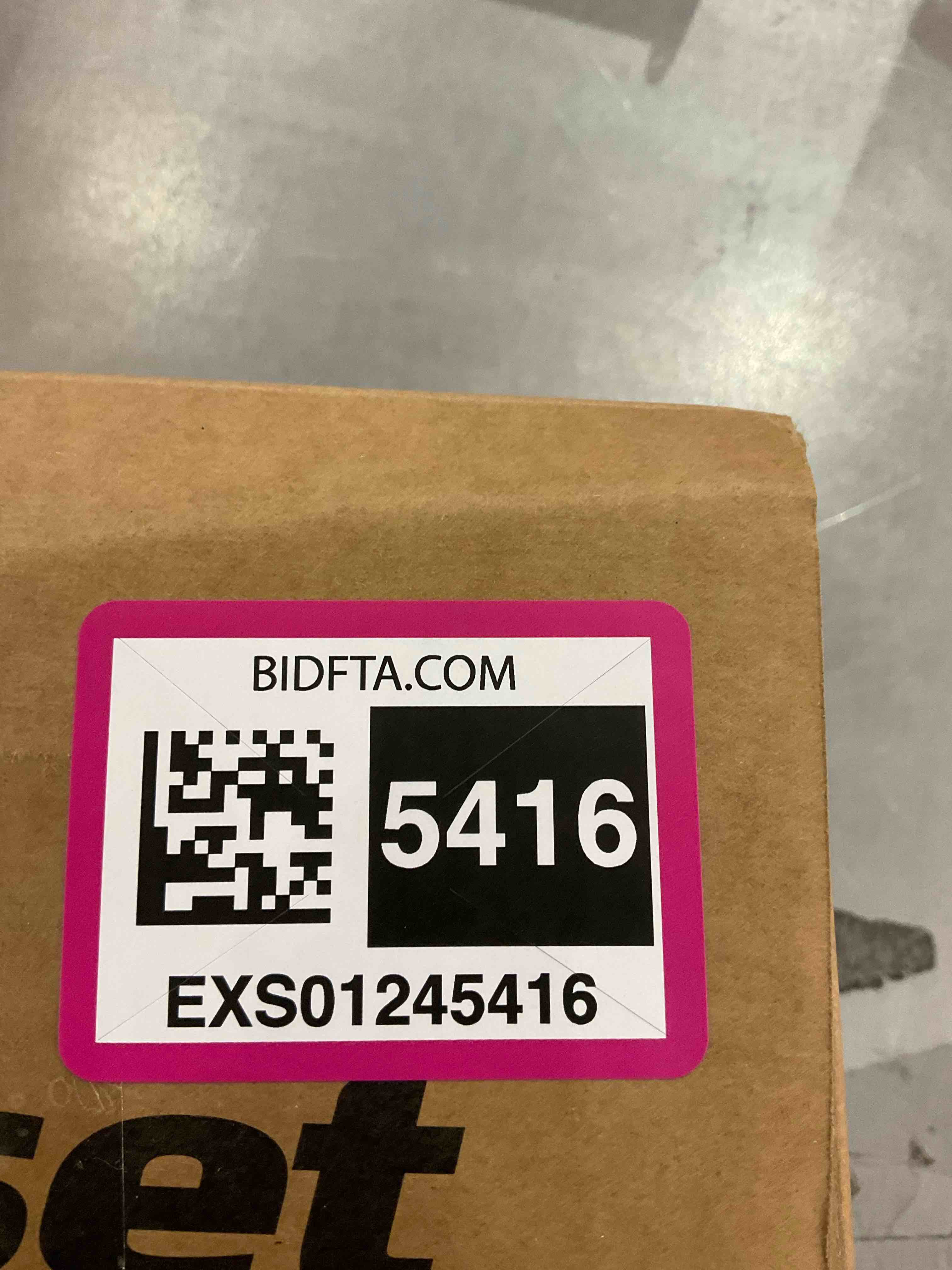 https://s3.amazonaws.com/lotting-images-prod/BargainHunt/EXS01245416_1710770977979.jpeg