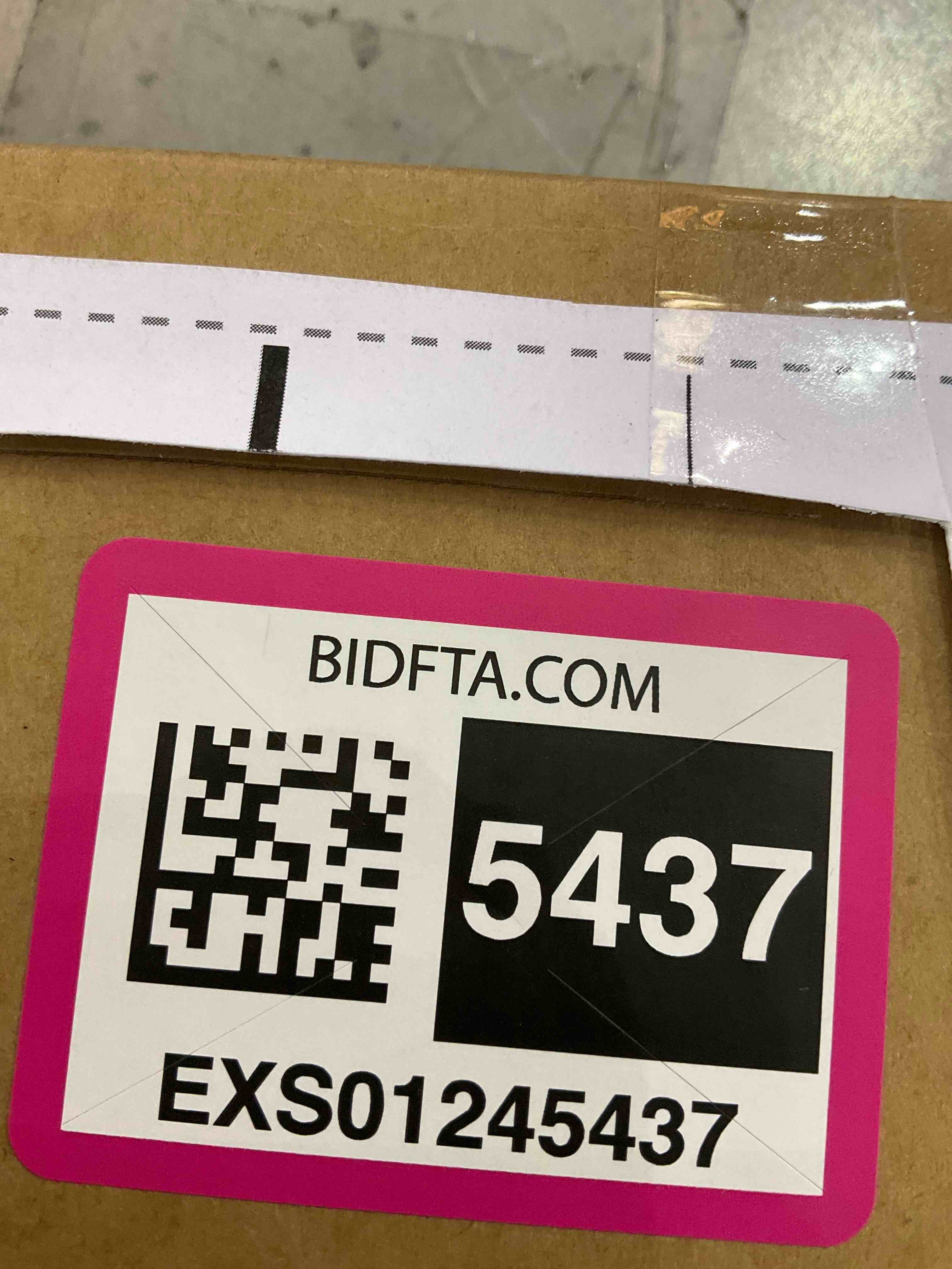 https://s3.amazonaws.com/lotting-images-prod/BargainHunt/EXS01245437_1710775970957.jpeg