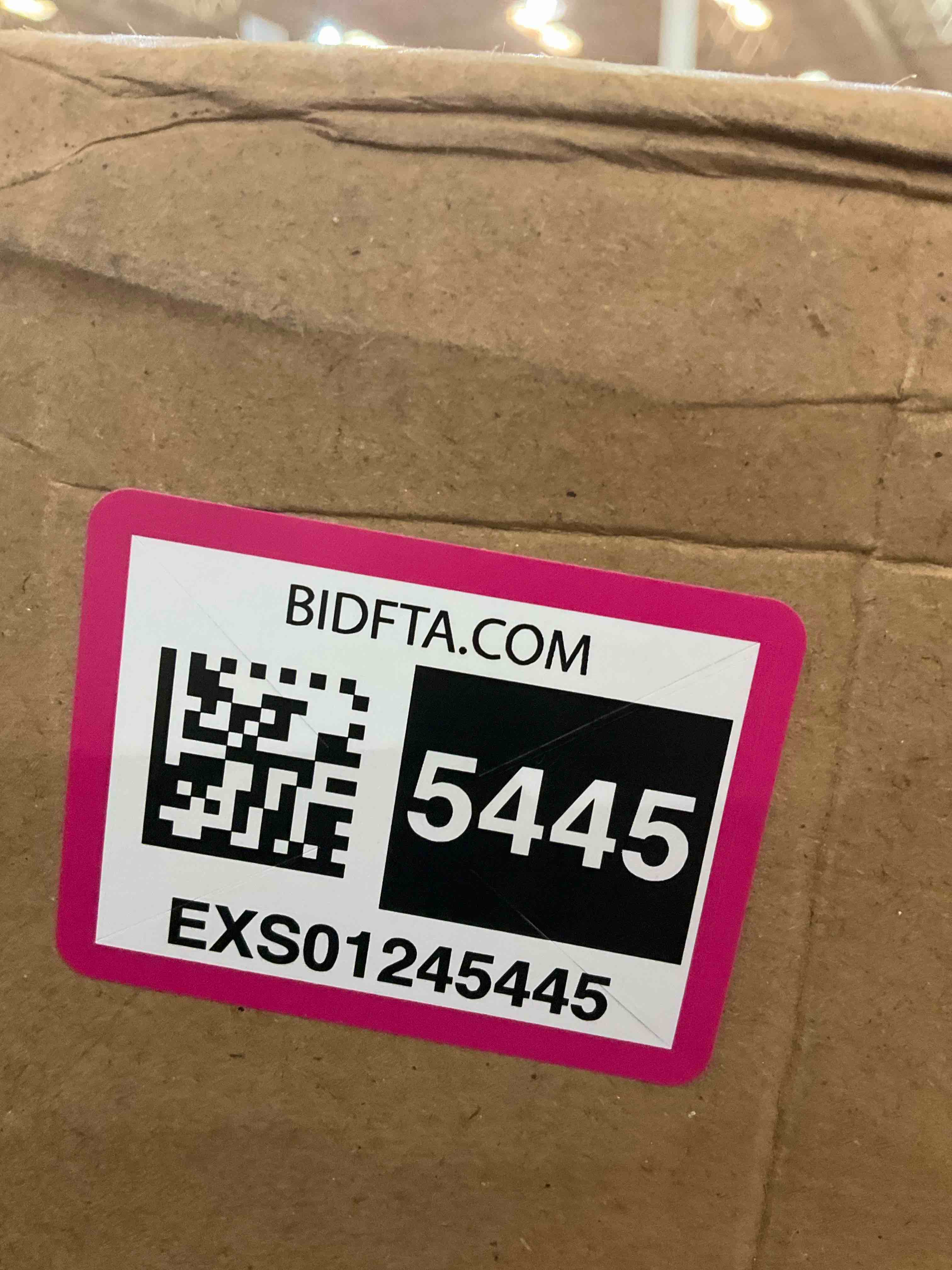 https://s3.amazonaws.com/lotting-images-prod/BargainHunt/EXS01245445_1710781073396.jpeg