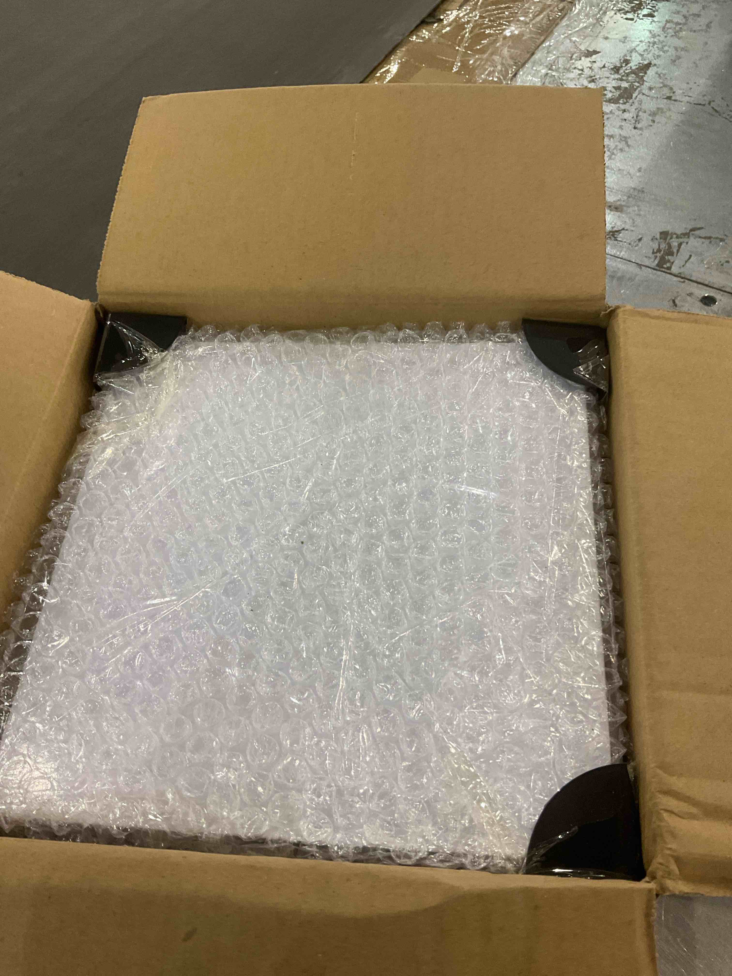 https://s3.amazonaws.com/lotting-images-prod/BargainHunt/EXS01245667_1711629205641.jpeg