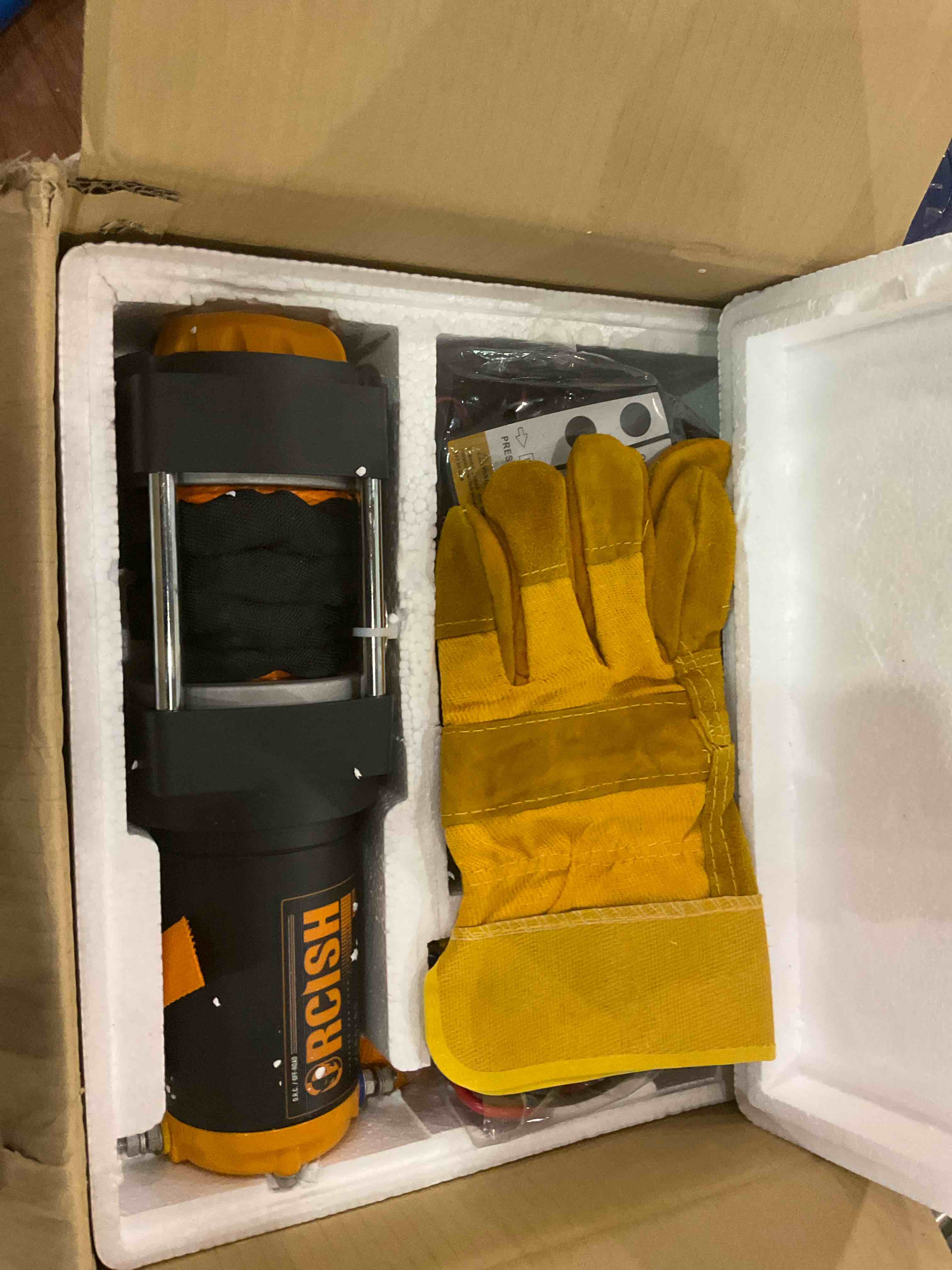https://s3.amazonaws.com/lotting-images-prod/BargainHunt/EXS01245942_1712058386136.jpeg