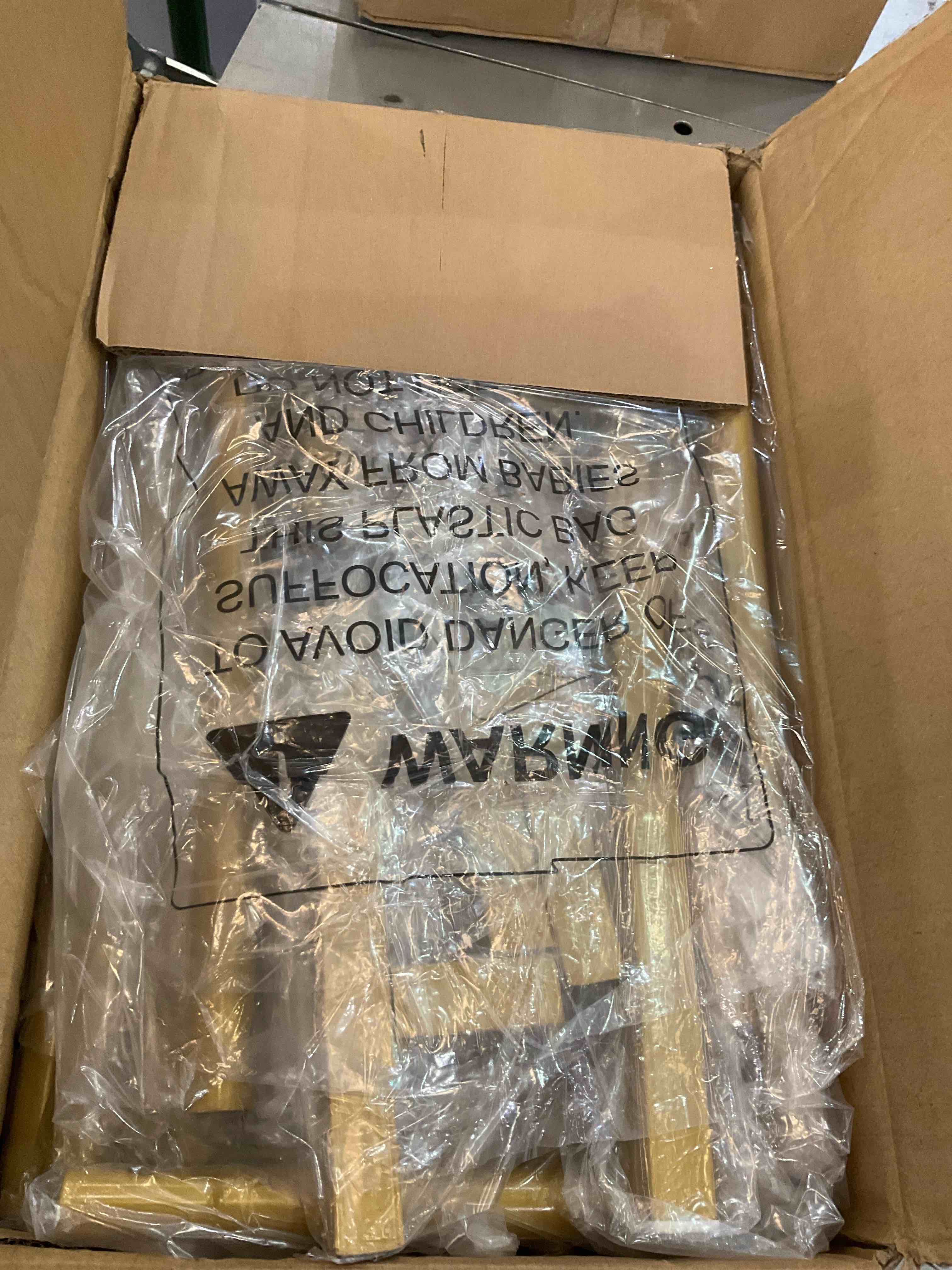 https://s3.amazonaws.com/lotting-images-prod/BargainHunt/EXS01246027_1710183012815.jpeg