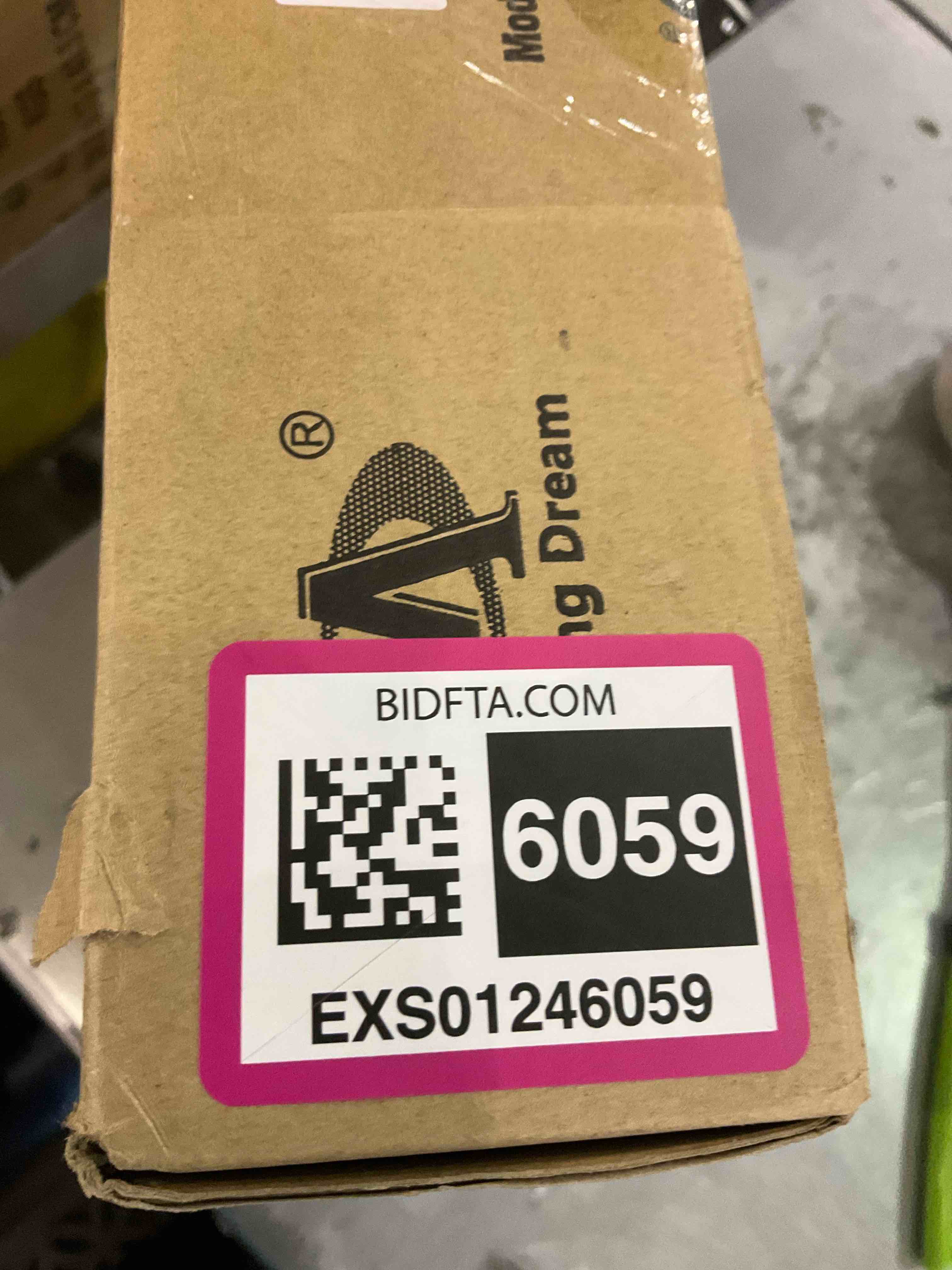 https://s3.amazonaws.com/lotting-images-prod/BargainHunt/EXS01246059_1710243556215.jpeg