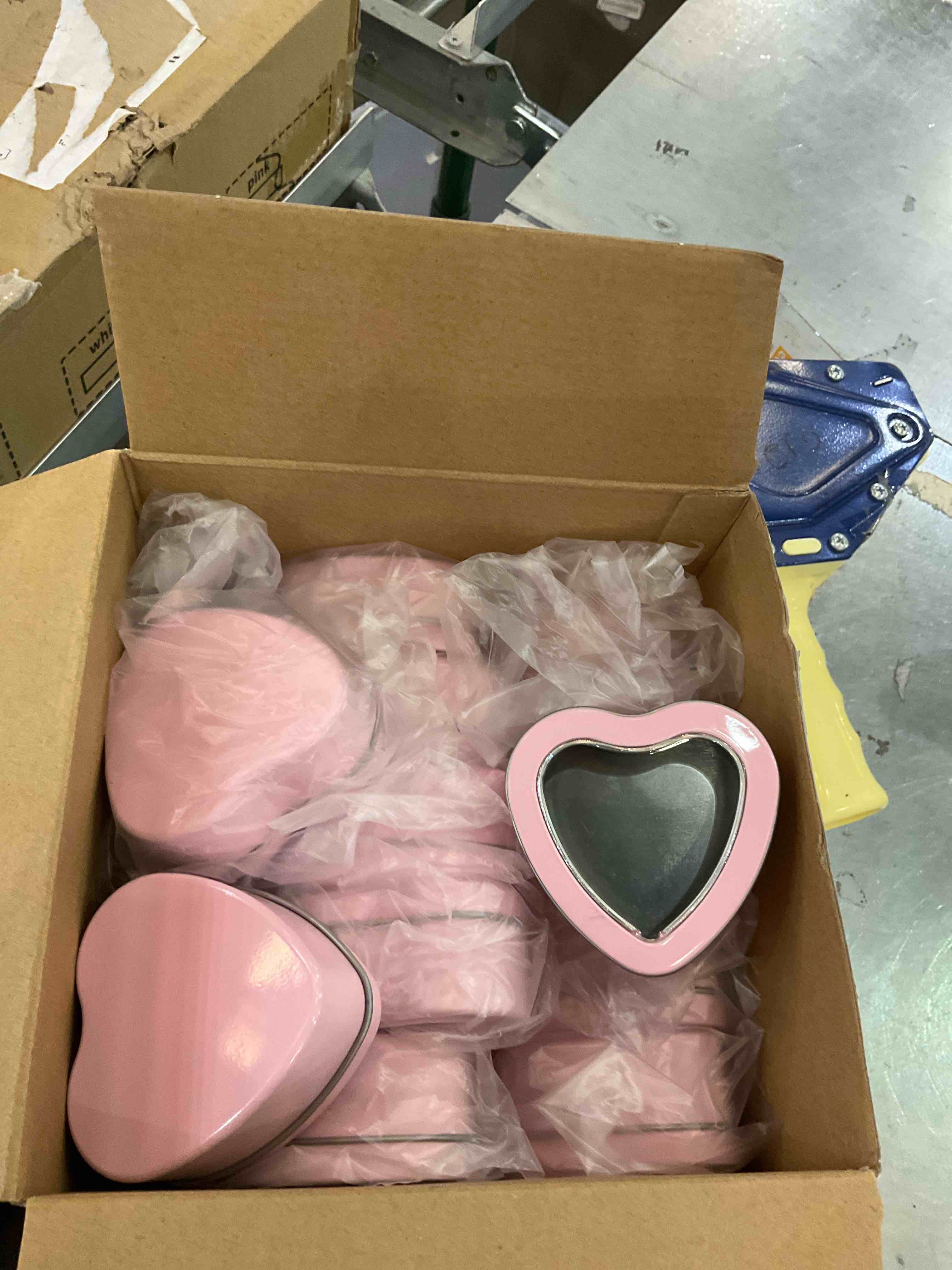 https://s3.amazonaws.com/lotting-images-prod/BargainHunt/EXS01246166_1710261556771.jpeg