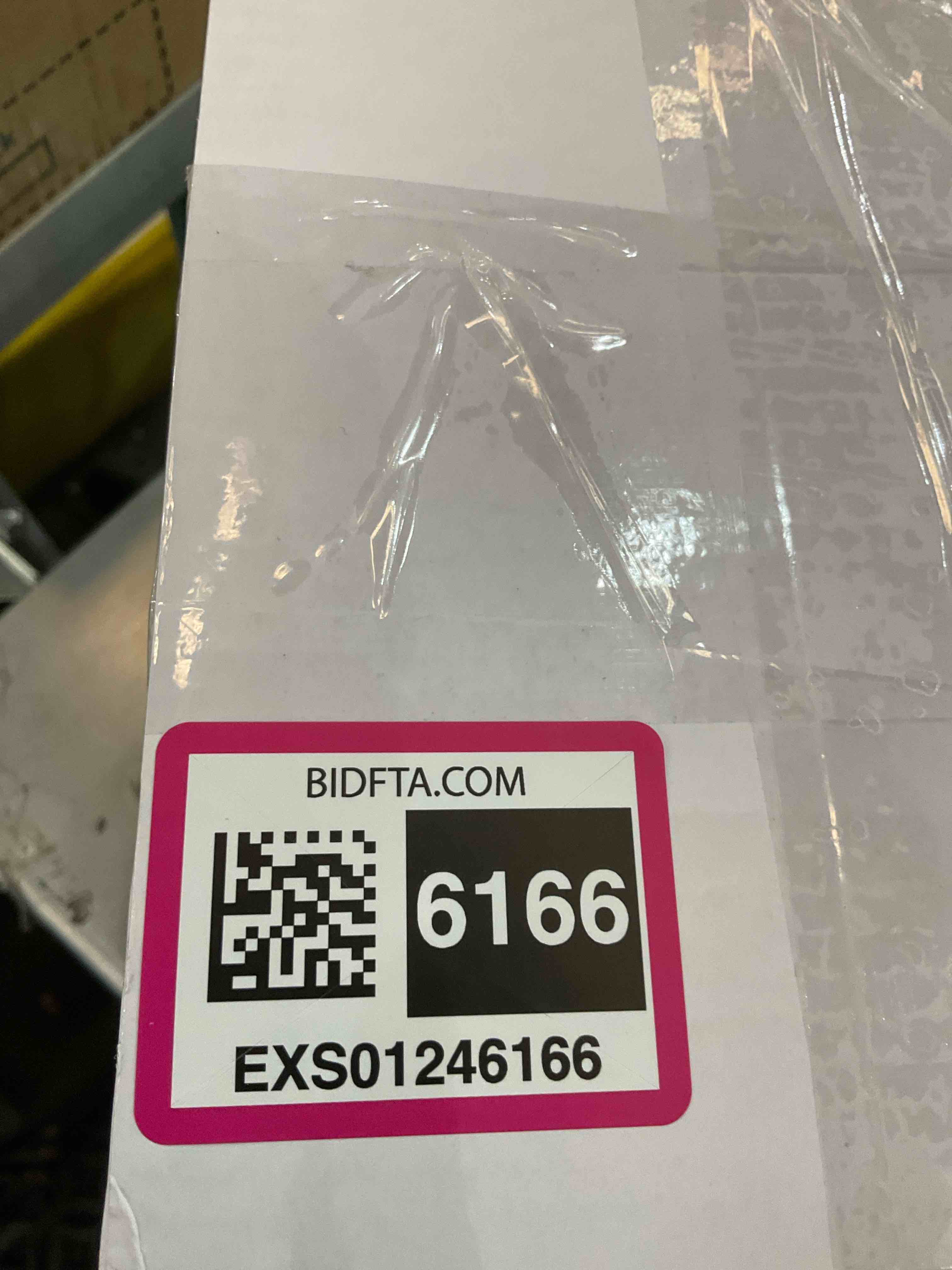 https://s3.amazonaws.com/lotting-images-prod/BargainHunt/EXS01246166_1710261589194.jpeg