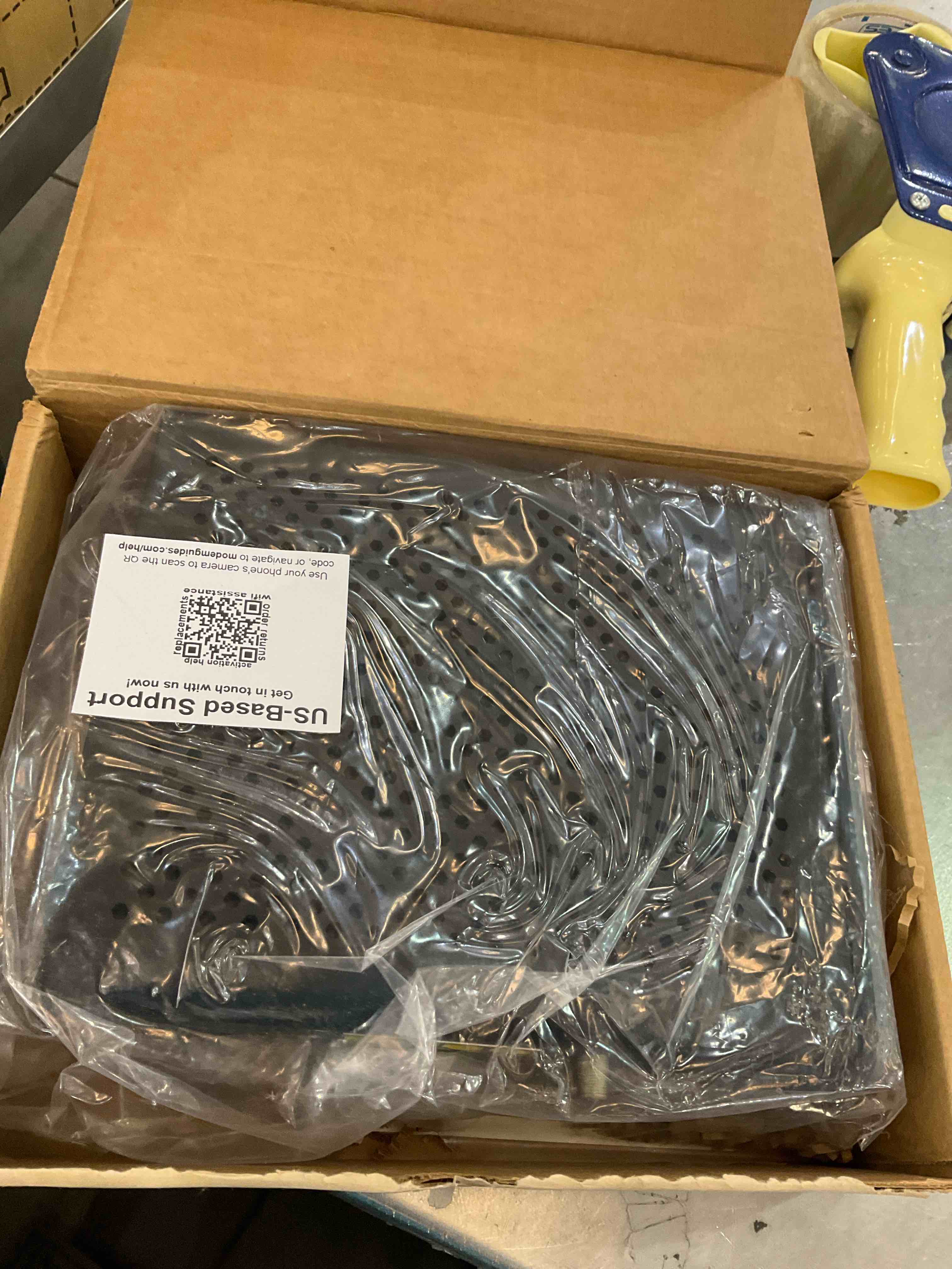 https://s3.amazonaws.com/lotting-images-prod/BargainHunt/EXS01246167_1710261640236.jpeg