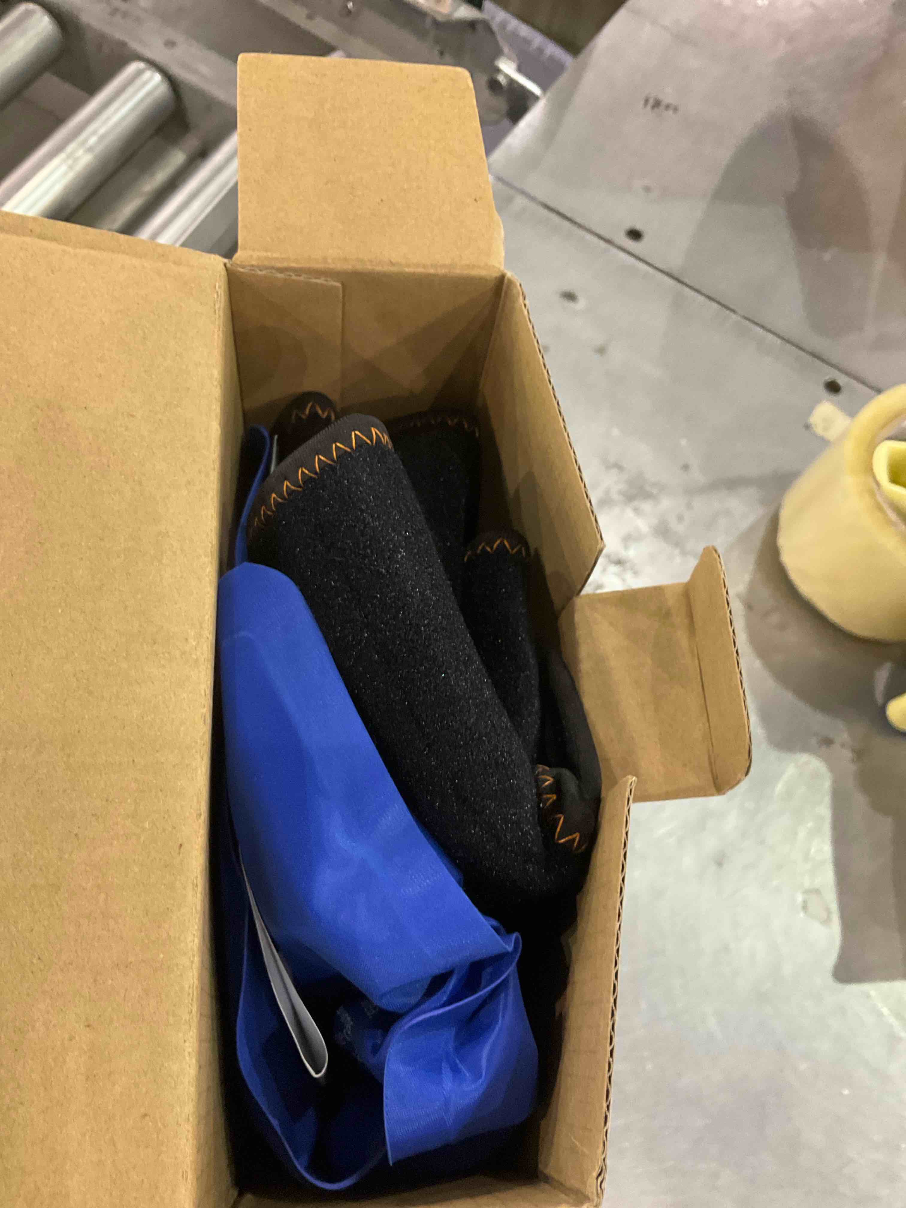 https://s3.amazonaws.com/lotting-images-prod/BargainHunt/EXS01246249_1710328524721.jpeg