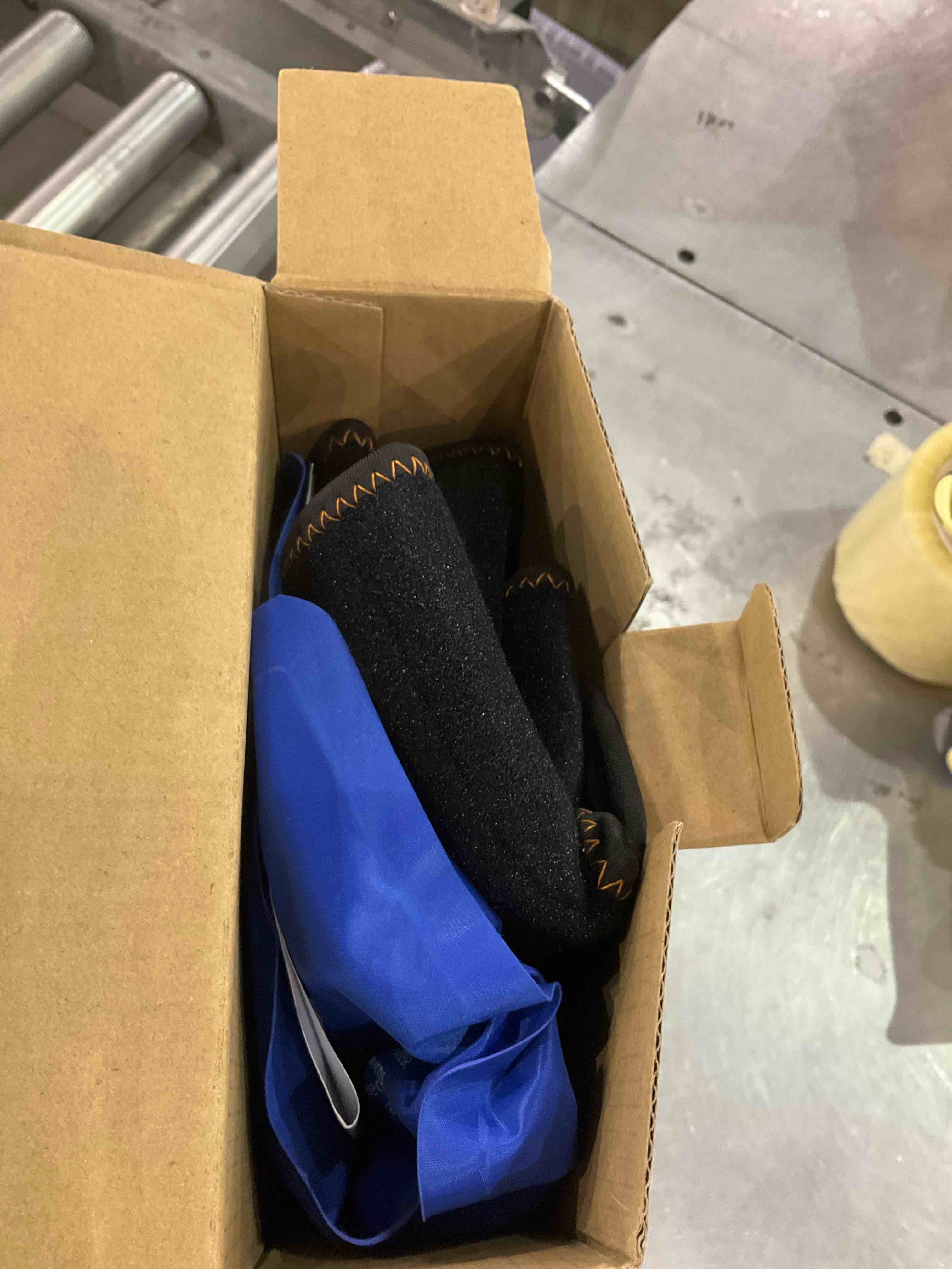 https://s3.amazonaws.com/lotting-images-prod/BargainHunt/EXS01246249_1710328525572.jpeg