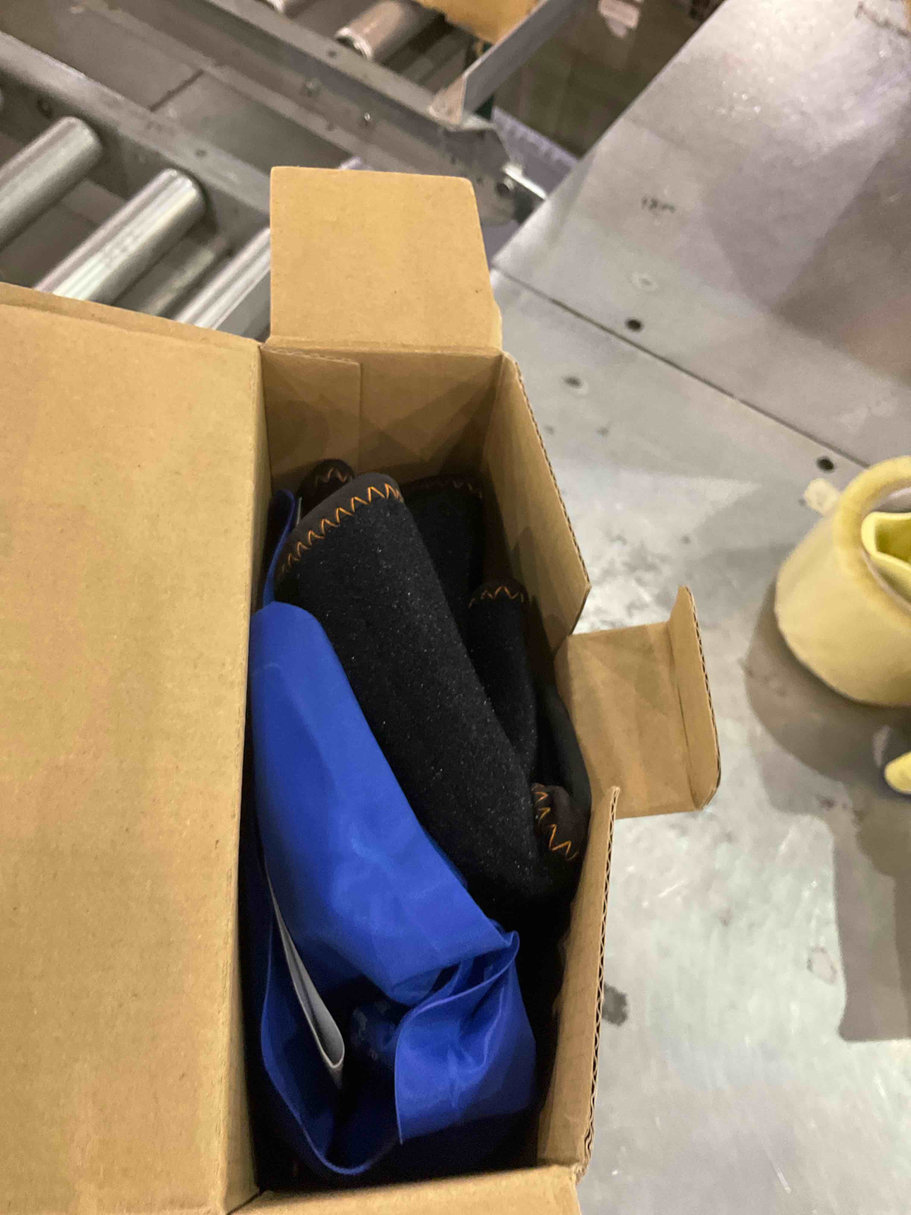 https://s3.amazonaws.com/lotting-images-prod/BargainHunt/EXS01246249_1710328526535.jpeg