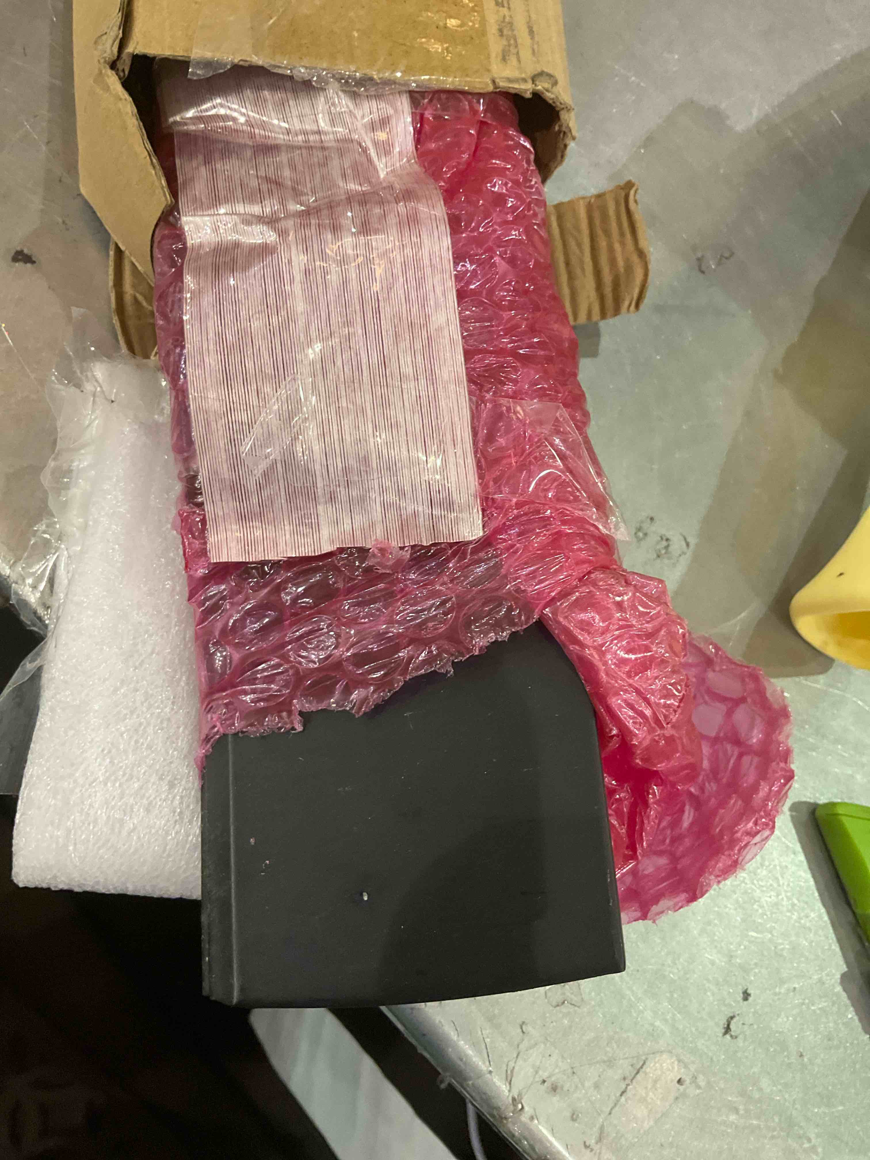 https://s3.amazonaws.com/lotting-images-prod/BargainHunt/EXS01246312_1710337334224.jpeg
