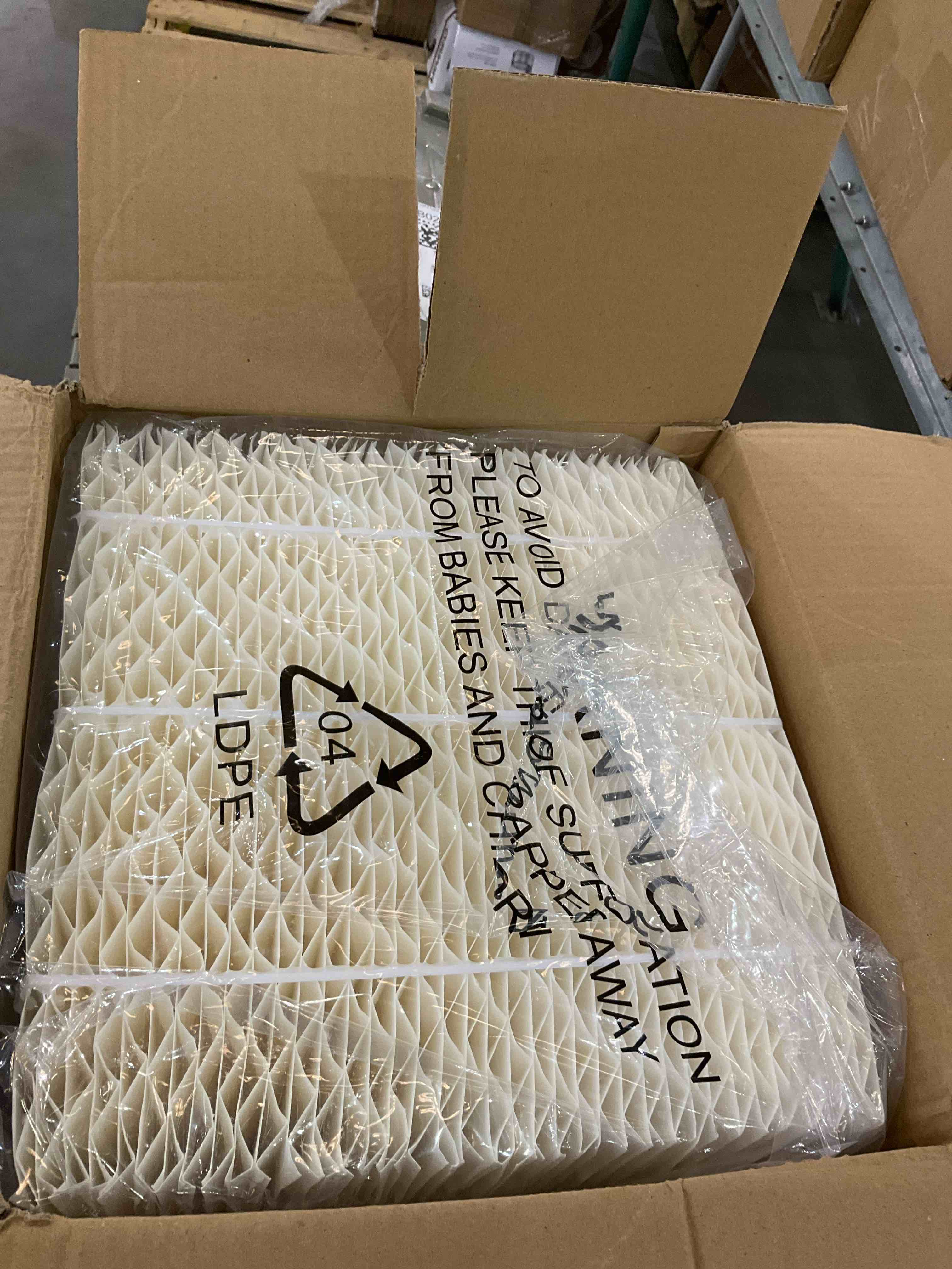 https://s3.amazonaws.com/lotting-images-prod/BargainHunt/EXS01246375_1710350832882.jpeg
