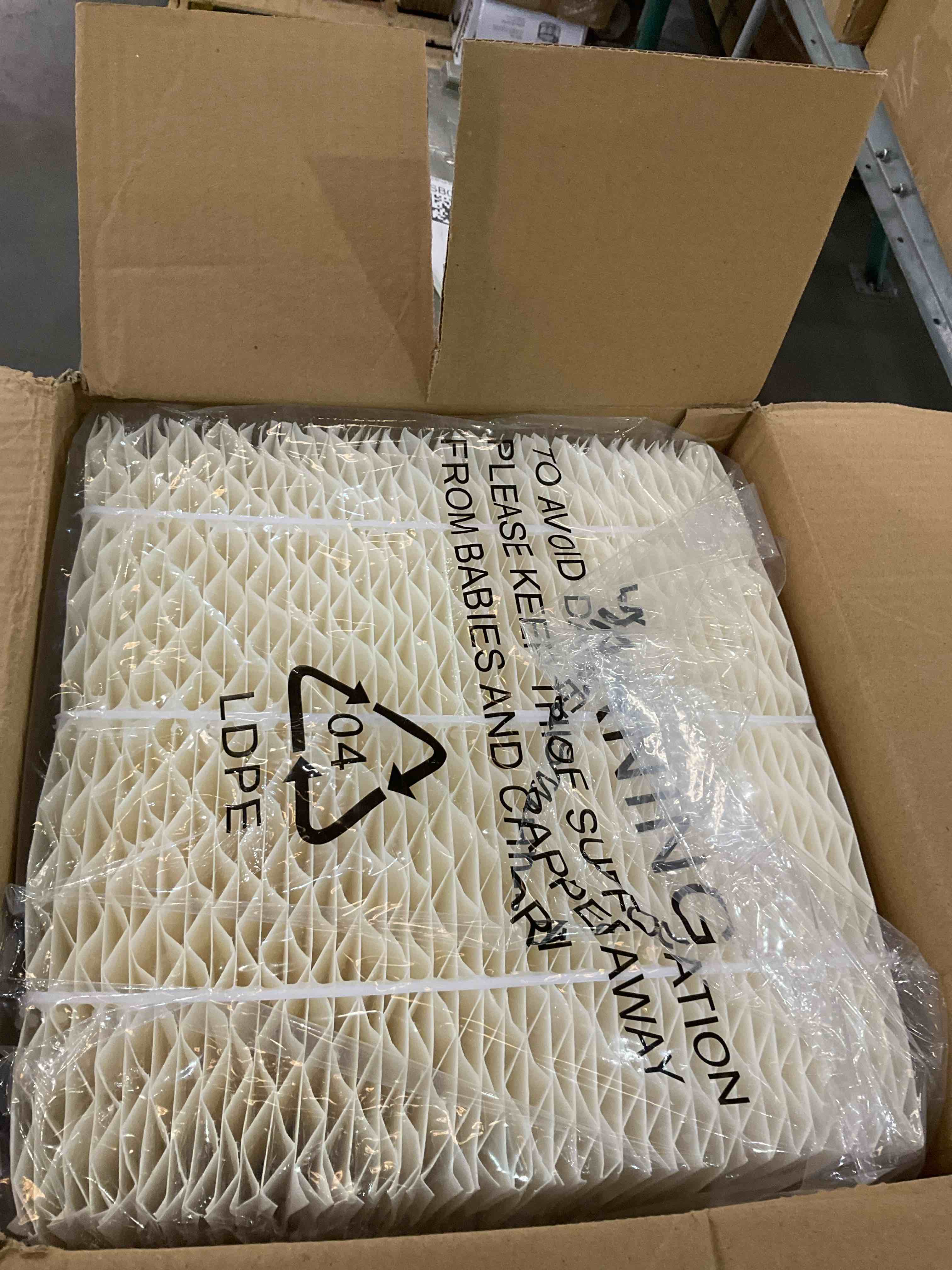 https://s3.amazonaws.com/lotting-images-prod/BargainHunt/EXS01246375_1710350833808.jpeg