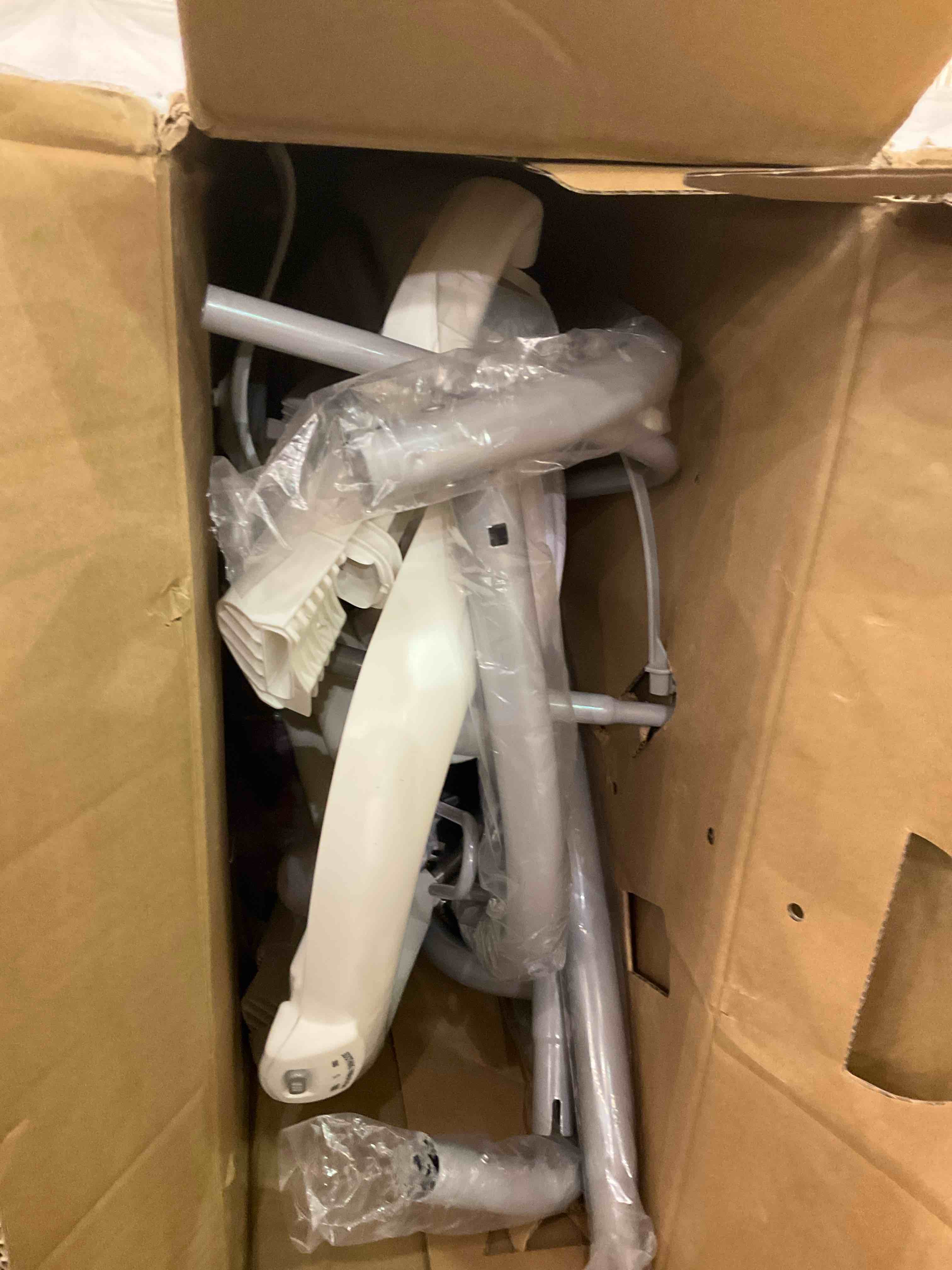 https://s3.amazonaws.com/lotting-images-prod/BargainHunt/EXS01246389_1710355318009.jpeg