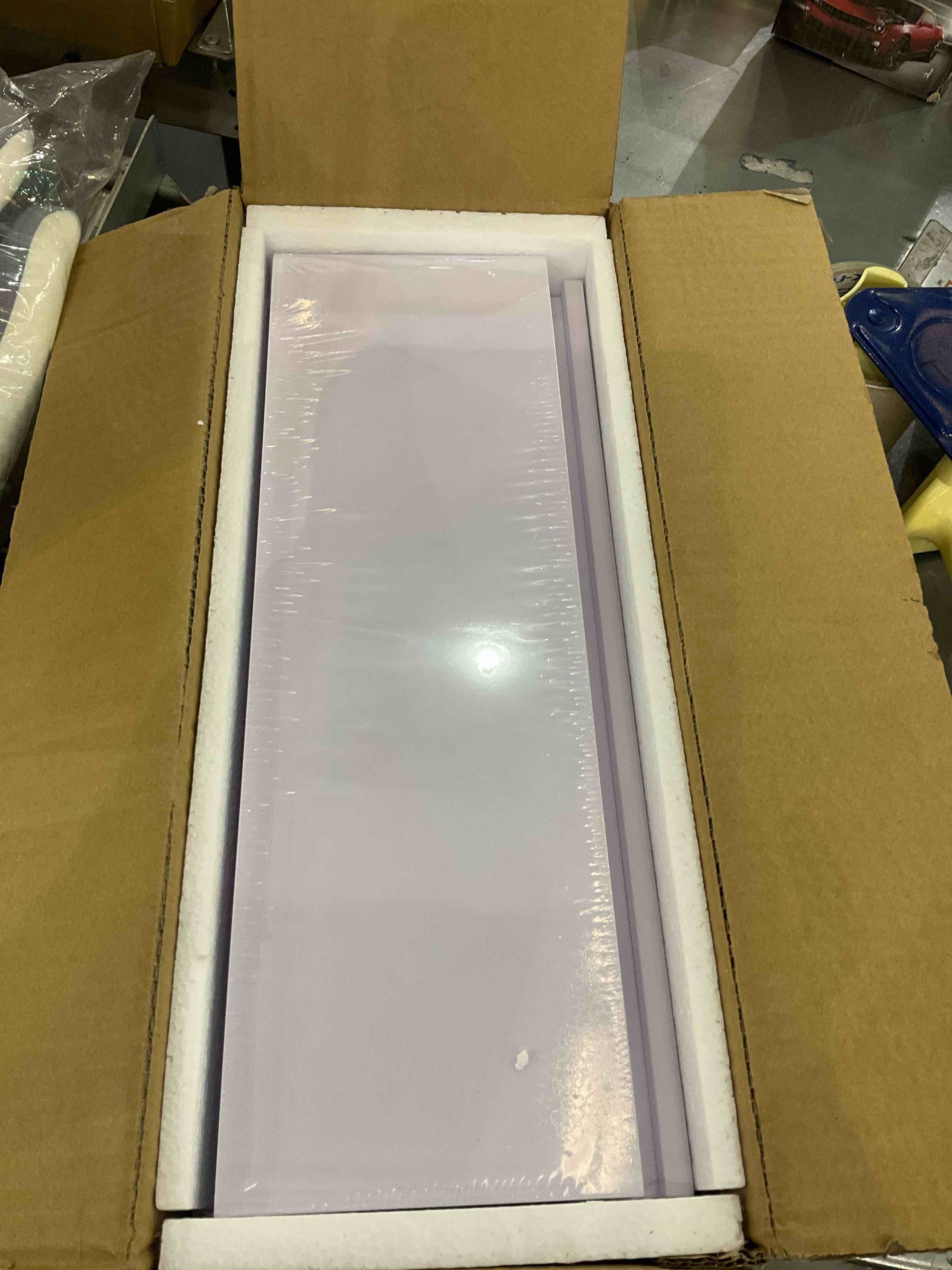 https://s3.amazonaws.com/lotting-images-prod/BargainHunt/EXS01246469_1710425886455.jpeg