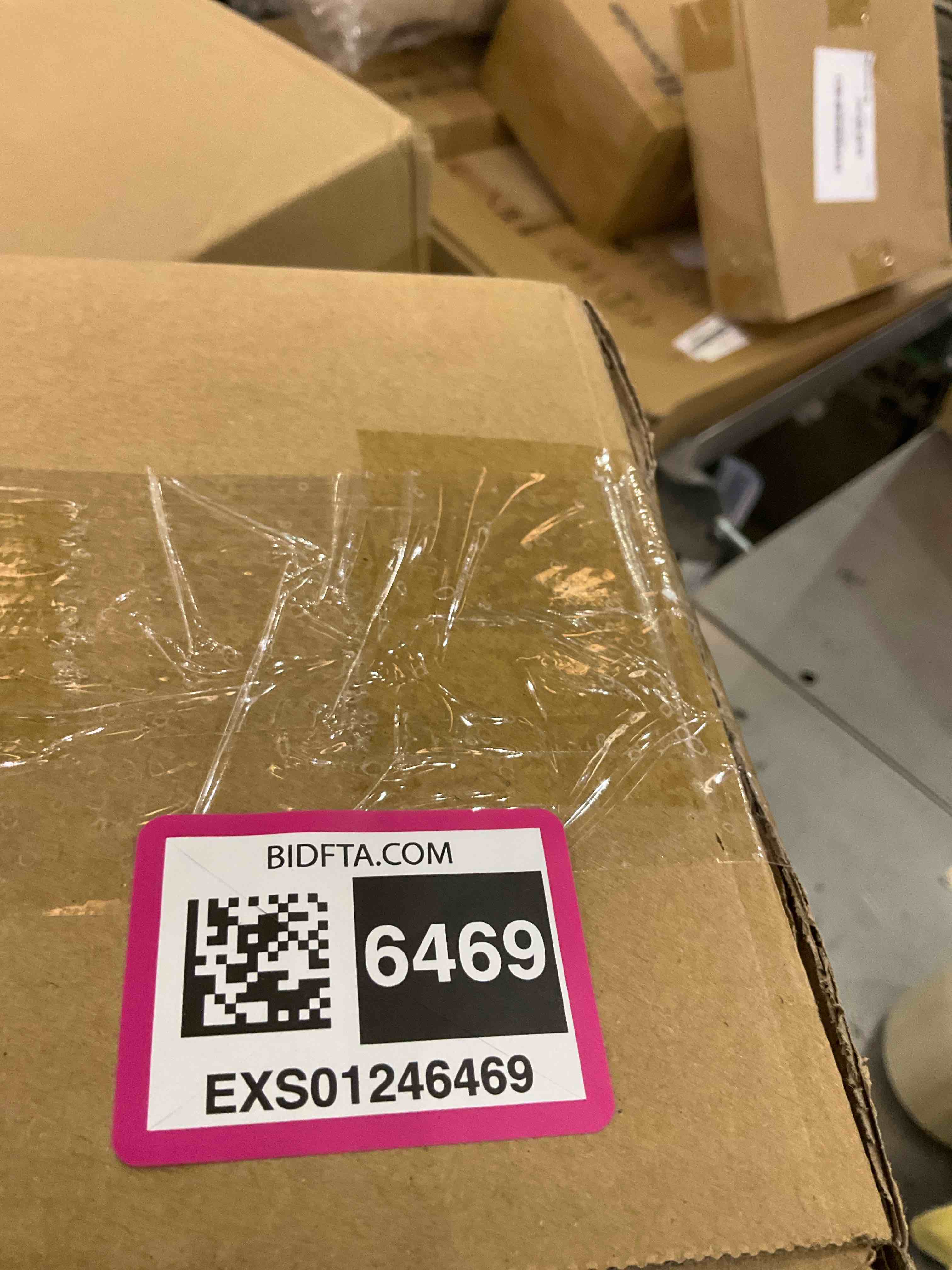 https://s3.amazonaws.com/lotting-images-prod/BargainHunt/EXS01246469_1710425922369.jpeg