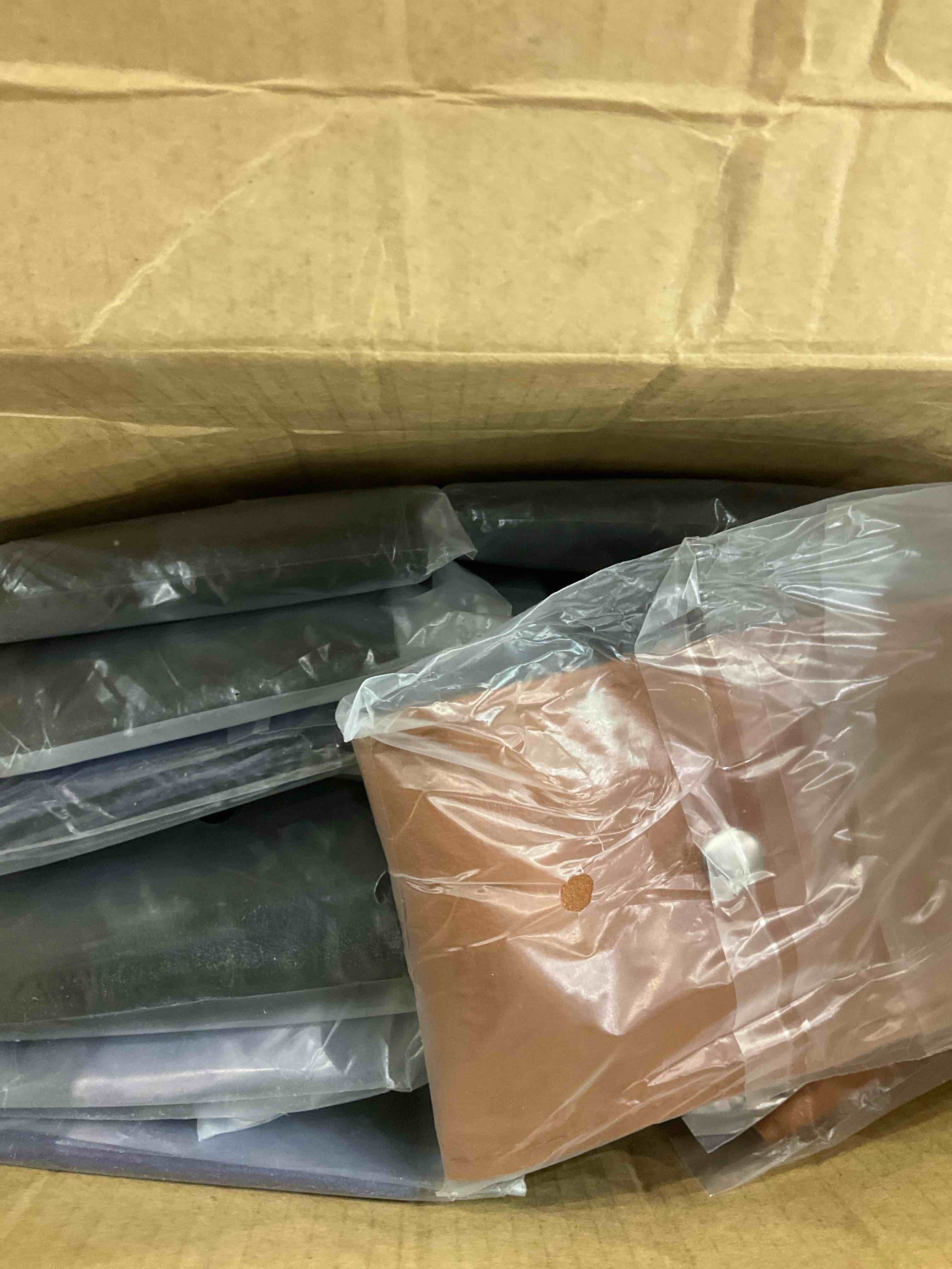 https://s3.amazonaws.com/lotting-images-prod/BargainHunt/EXS01246924_1710512640639.jpeg