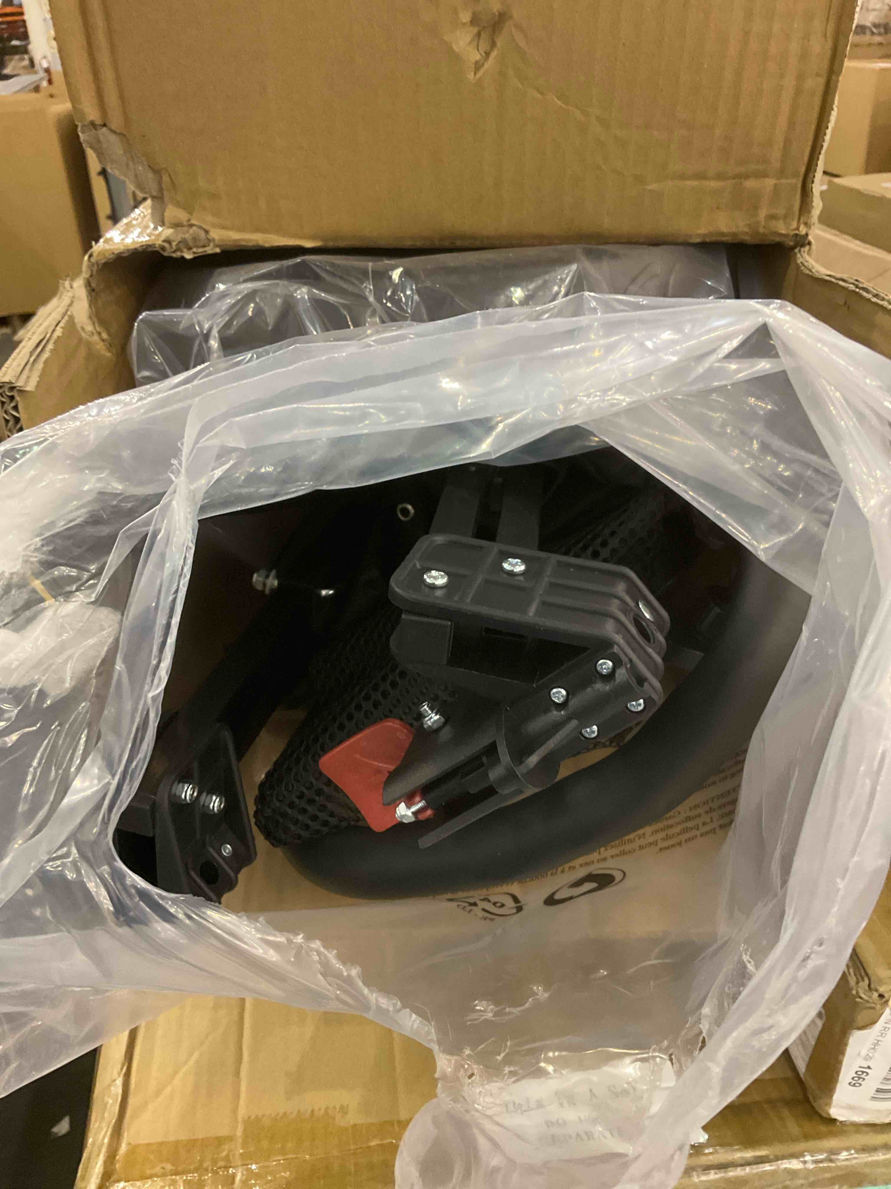 https://s3.amazonaws.com/lotting-images-prod/BargainHunt/EXS01247051_1713271723744.jpeg