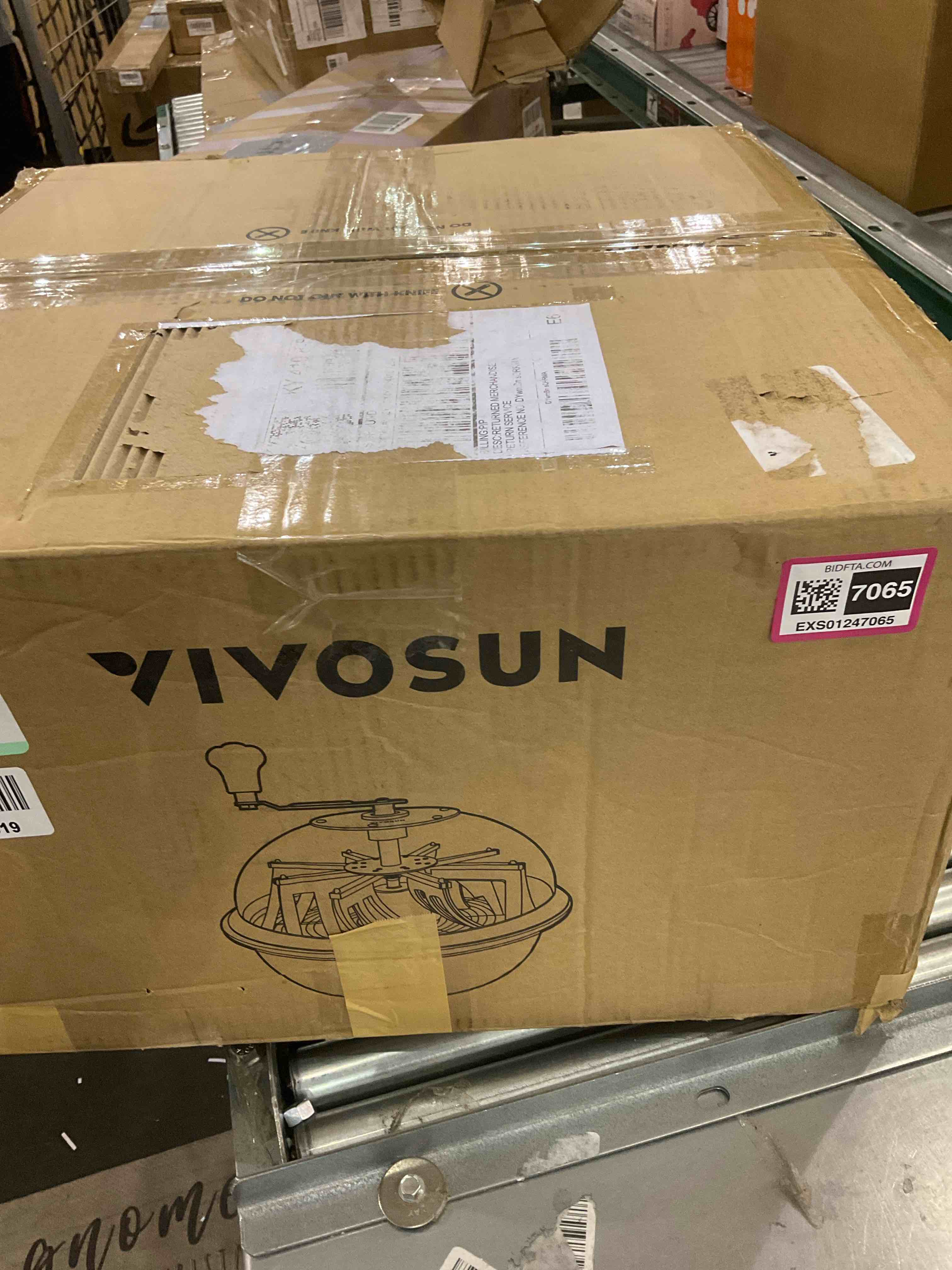 https://s3.amazonaws.com/lotting-images-prod/BargainHunt/EXS01247065_1713275333362.jpeg