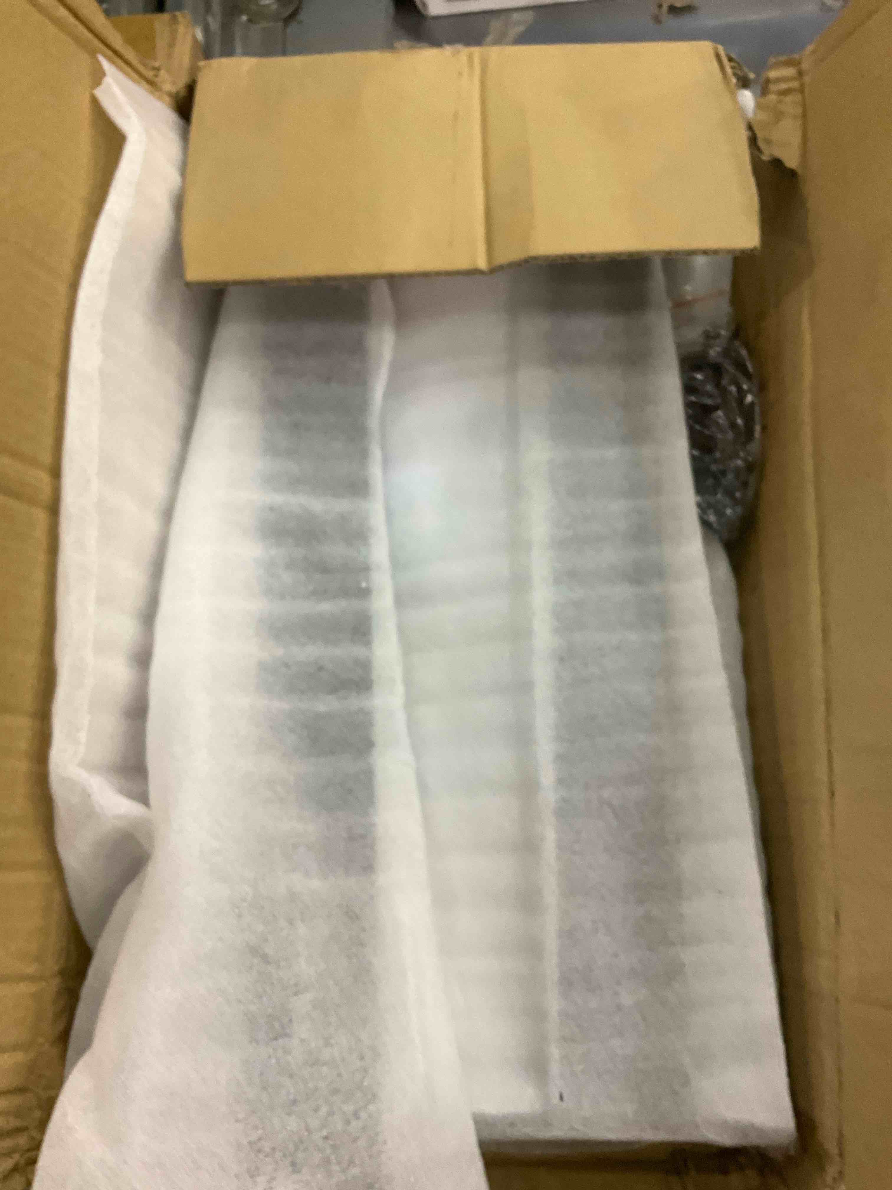 https://s3.amazonaws.com/lotting-images-prod/BargainHunt/EXS01247202_1713357479632.jpeg