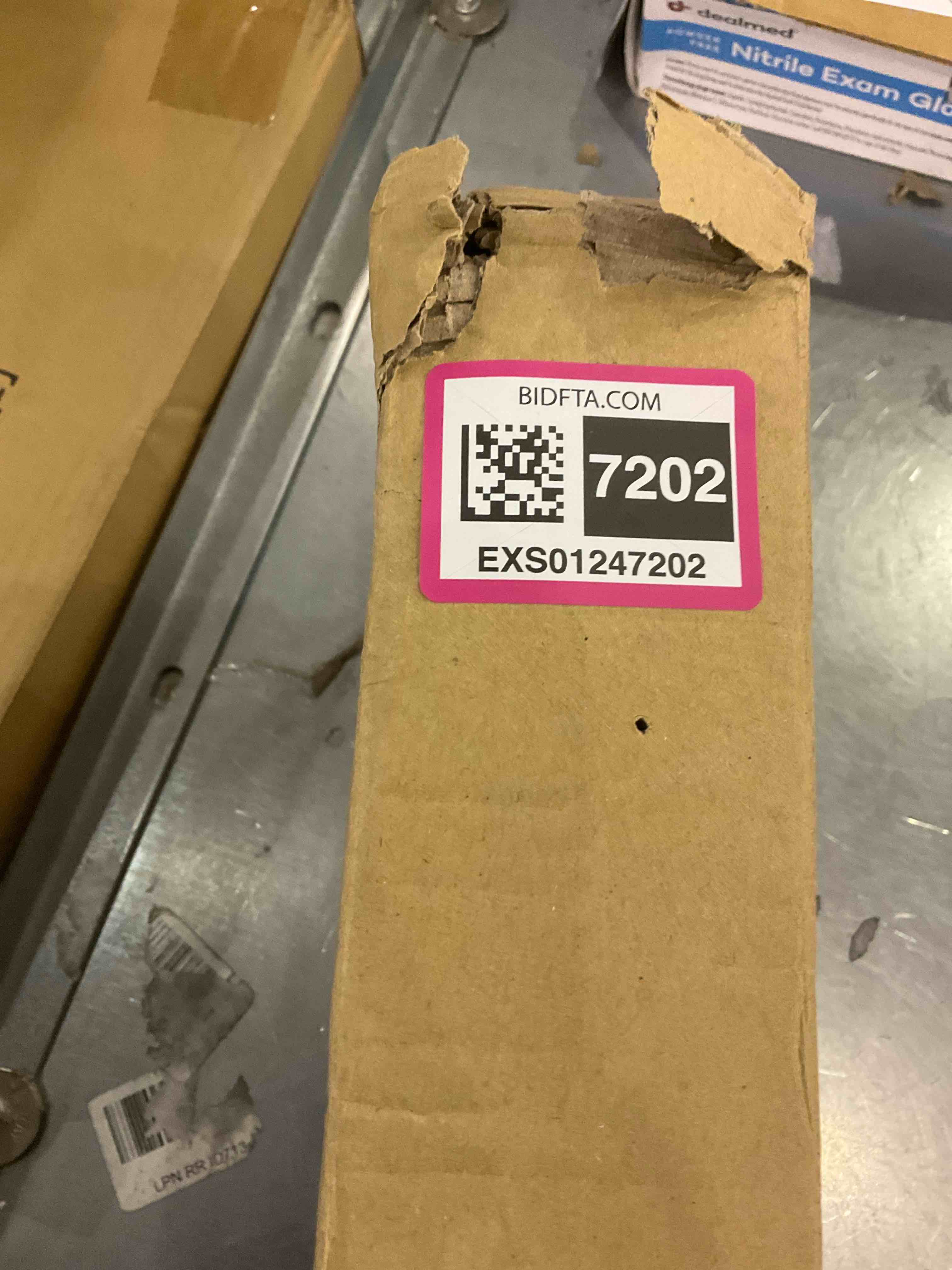 https://s3.amazonaws.com/lotting-images-prod/BargainHunt/EXS01247202_1713357508156.jpeg