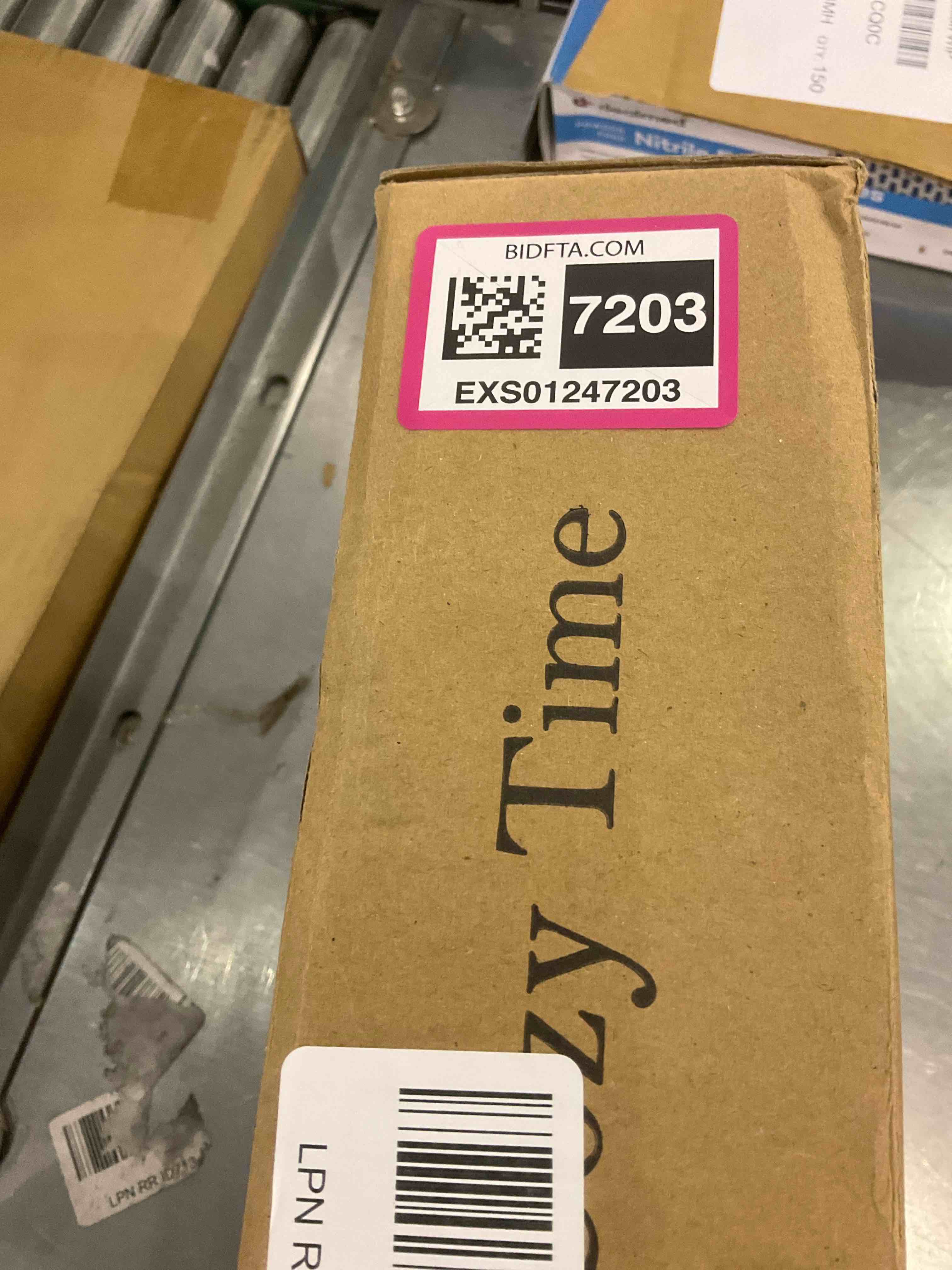 https://s3.amazonaws.com/lotting-images-prod/BargainHunt/EXS01247203_1713357586829.jpeg