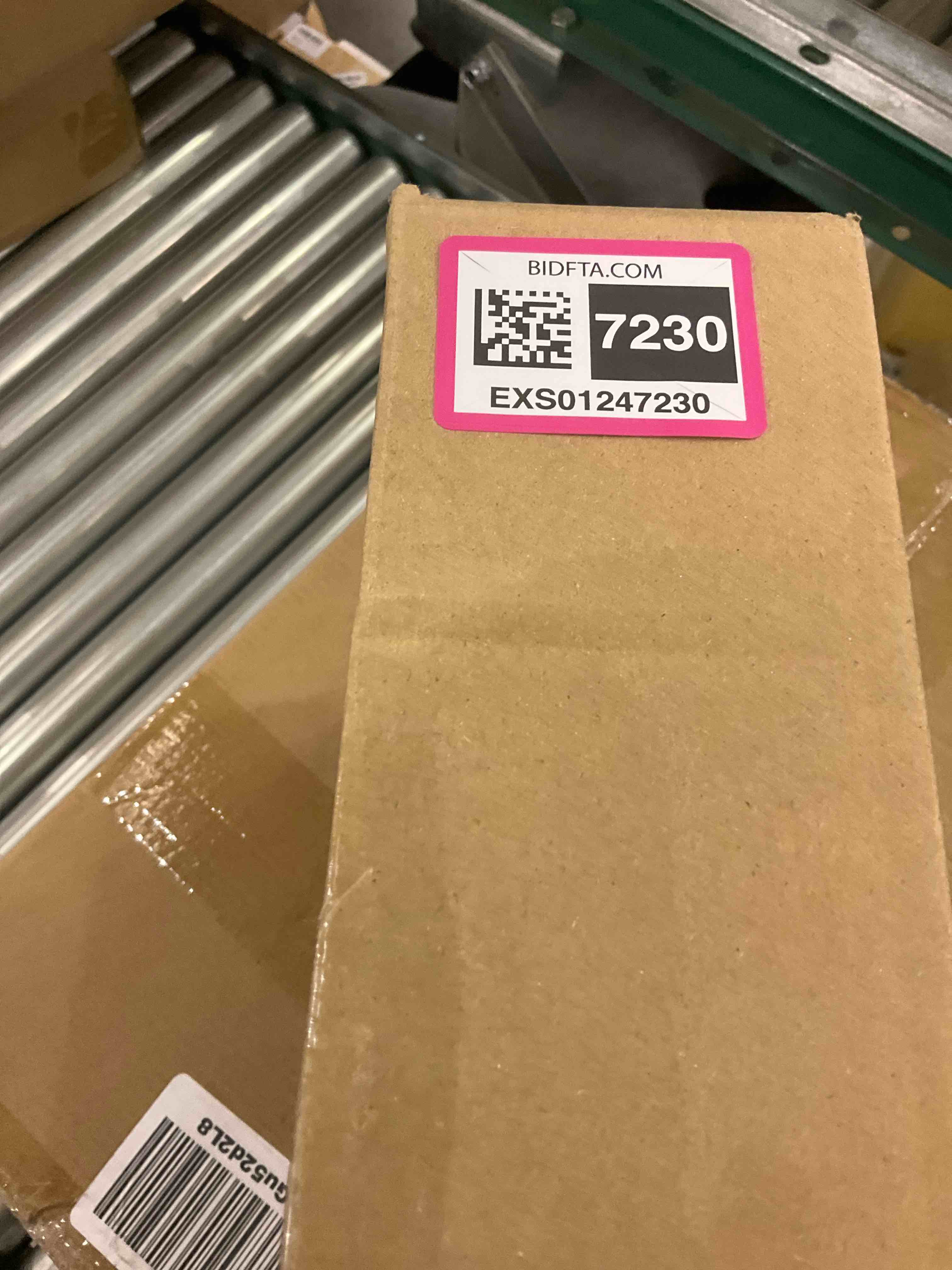 https://s3.amazonaws.com/lotting-images-prod/BargainHunt/EXS01247230_1713362268373.jpeg
