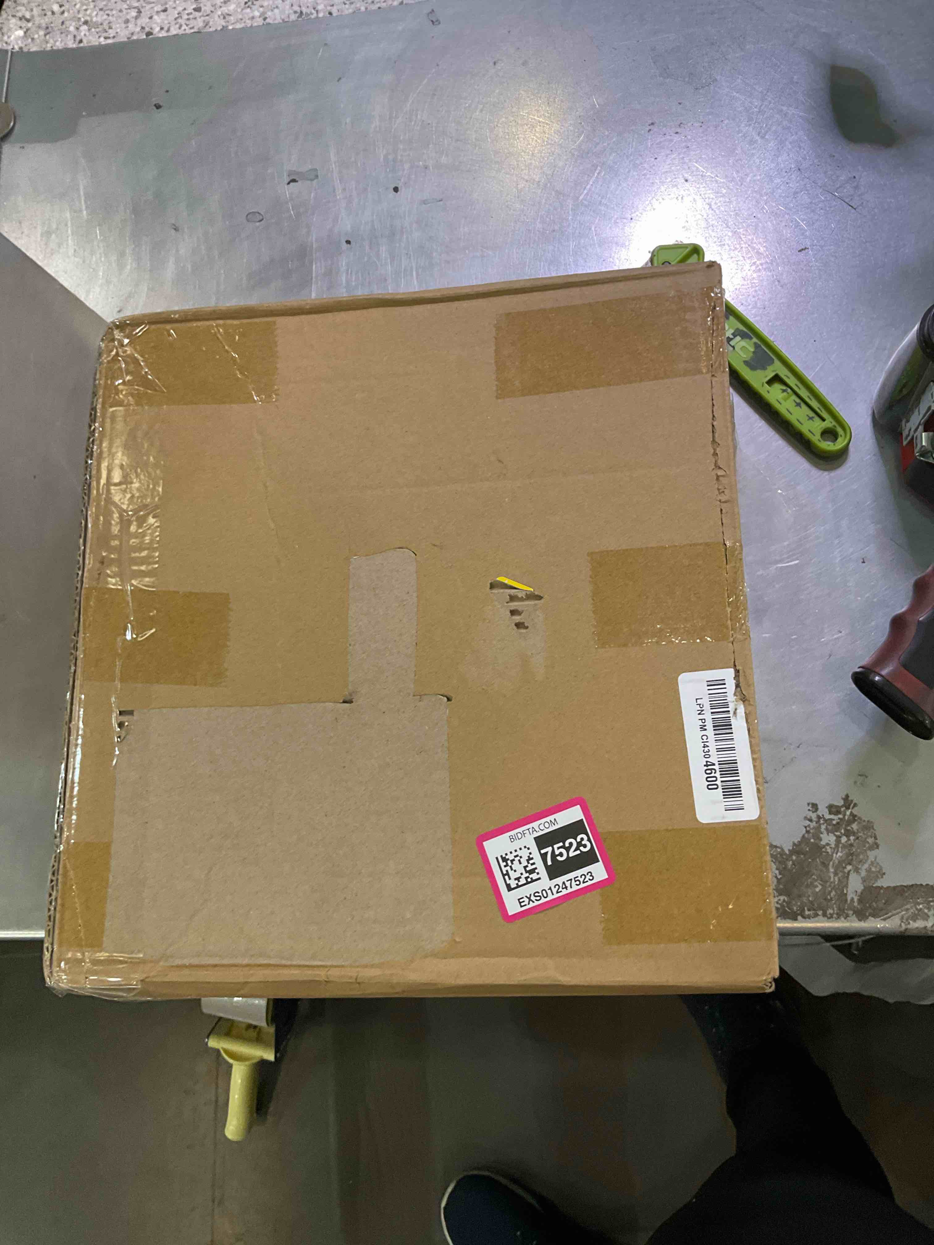 https://s3.amazonaws.com/lotting-images-prod/BargainHunt/EXS01247523_1709564146193.jpeg