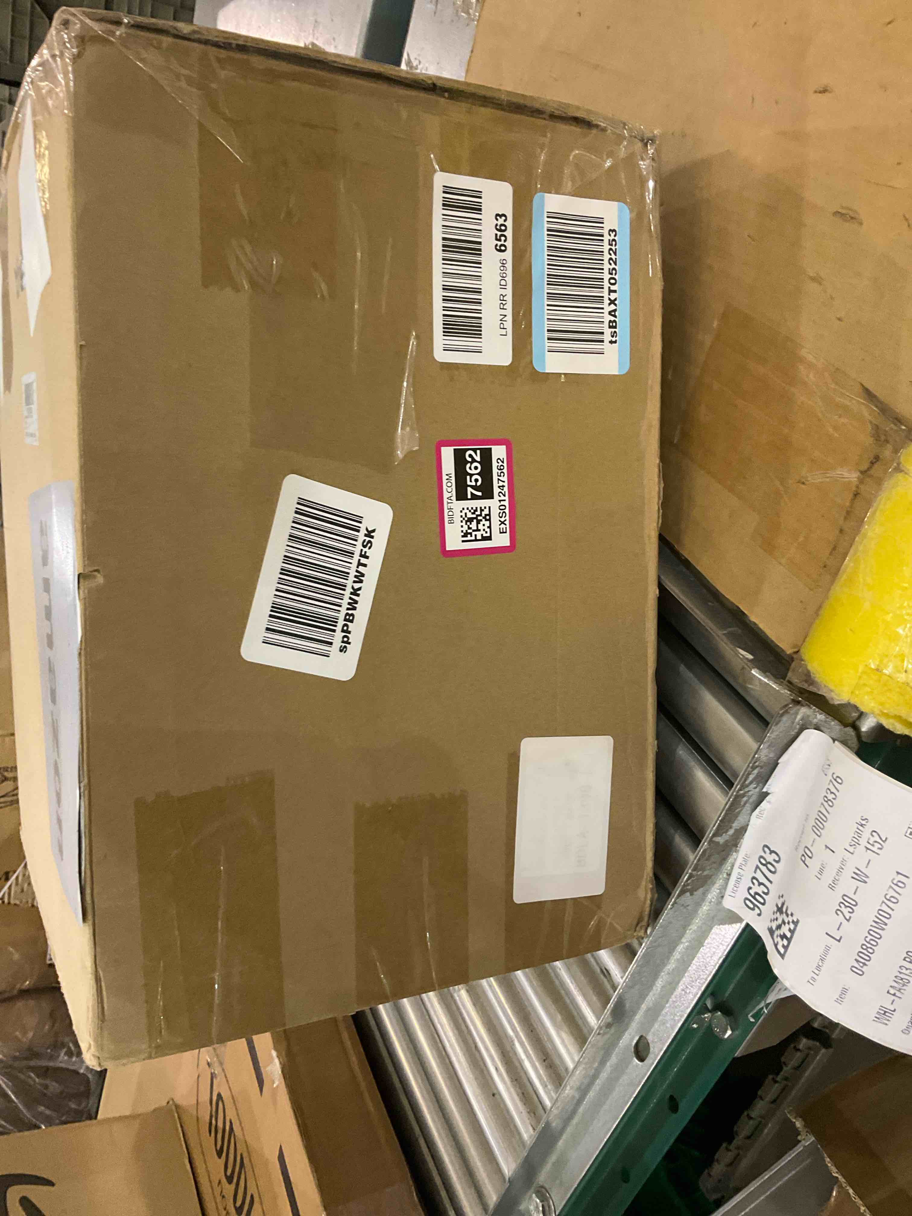 https://s3.amazonaws.com/lotting-images-prod/BargainHunt/EXS01247562_1709575355532.jpeg