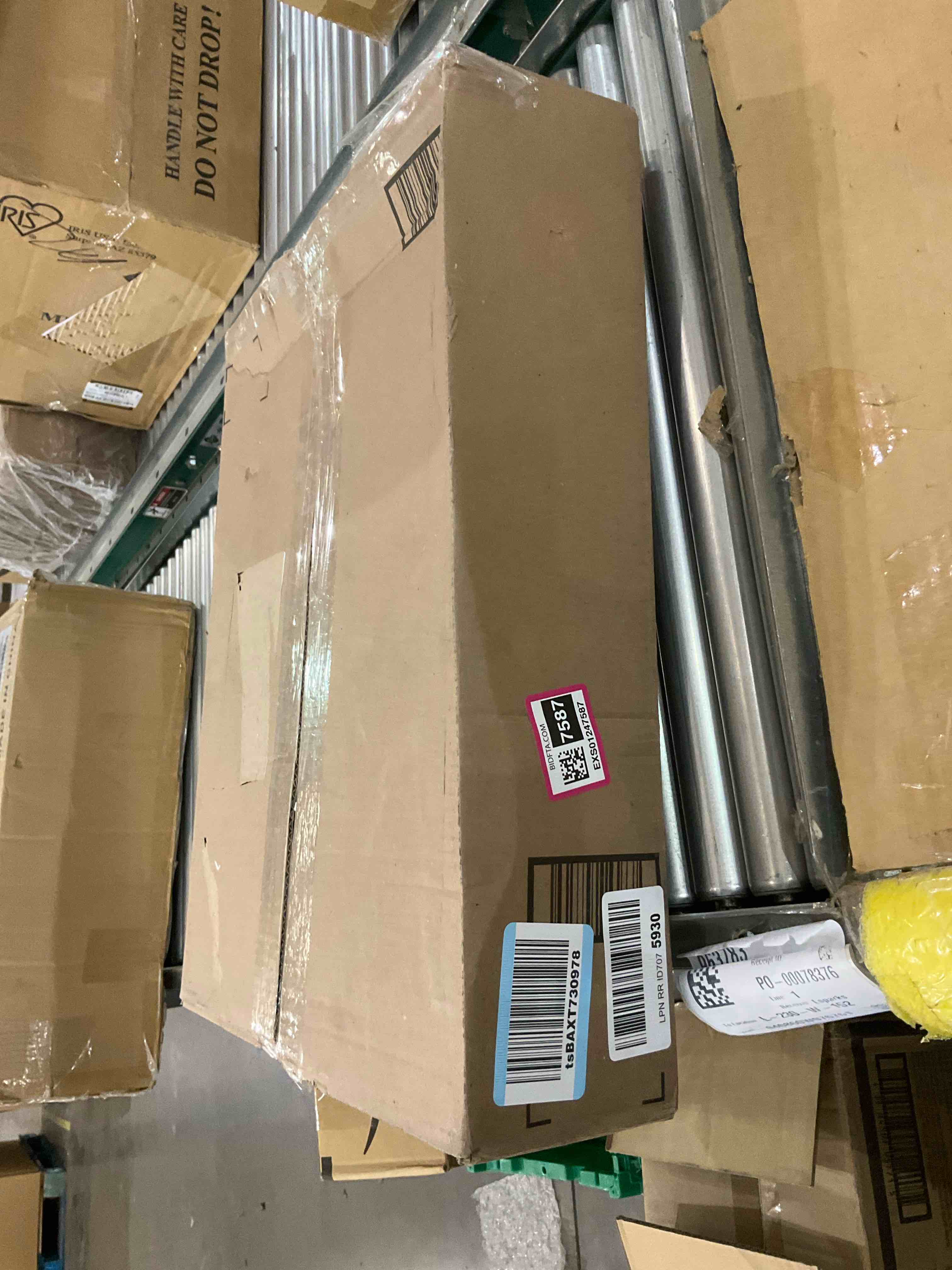 https://s3.amazonaws.com/lotting-images-prod/BargainHunt/EXS01247587_1709581431226.jpeg