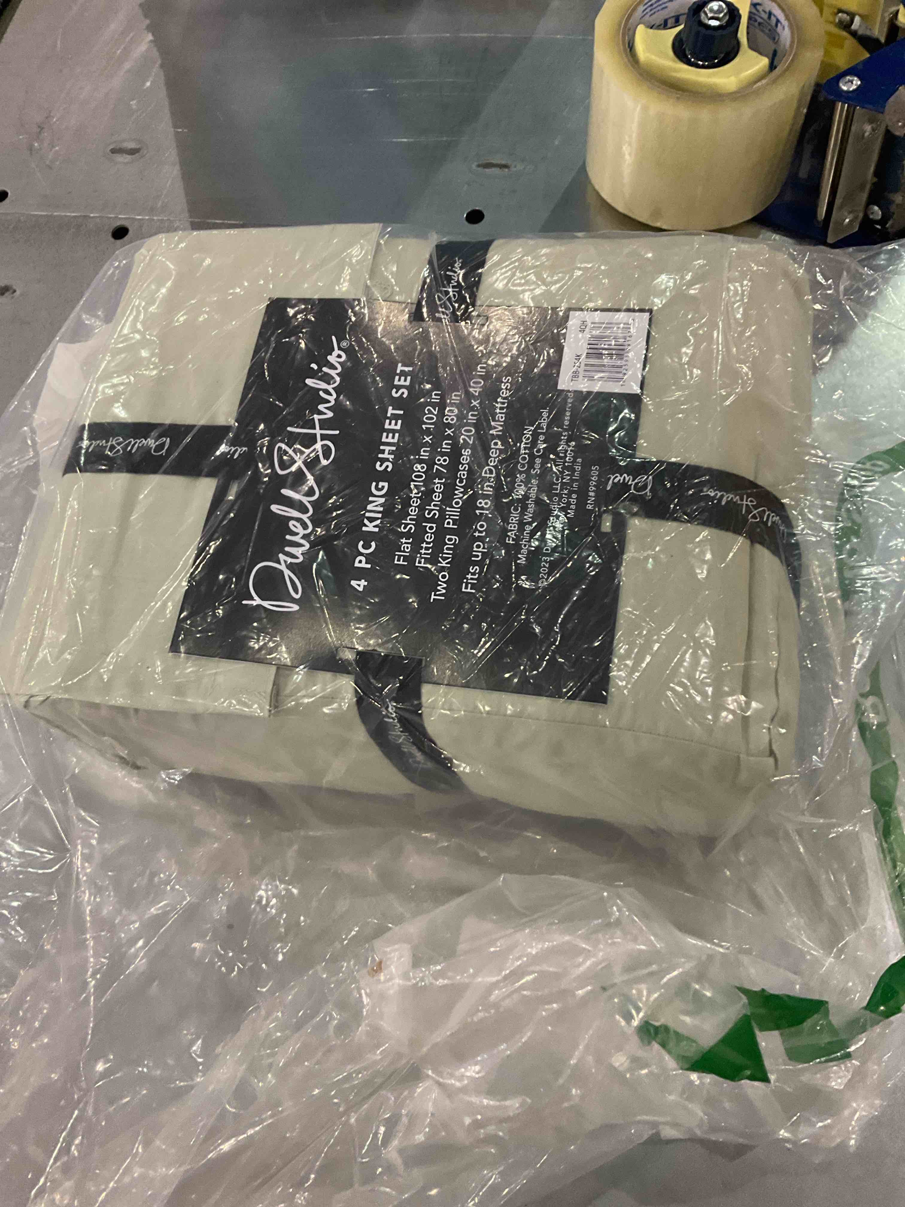 https://s3.amazonaws.com/lotting-images-prod/BargainHunt/EXS01247610_1709813622042.jpeg
