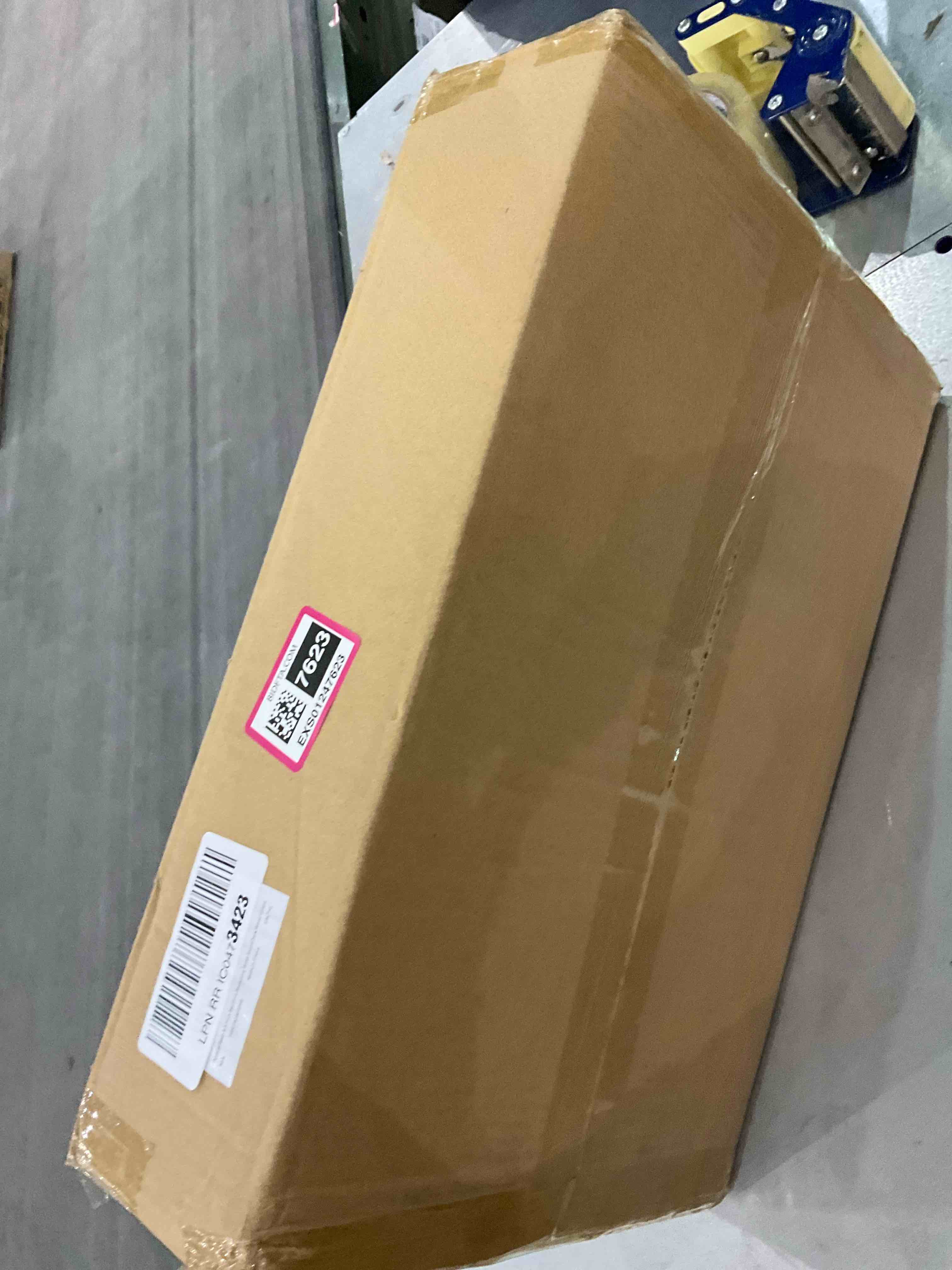 https://s3.amazonaws.com/lotting-images-prod/BargainHunt/EXS01247623_1709815311156.jpeg