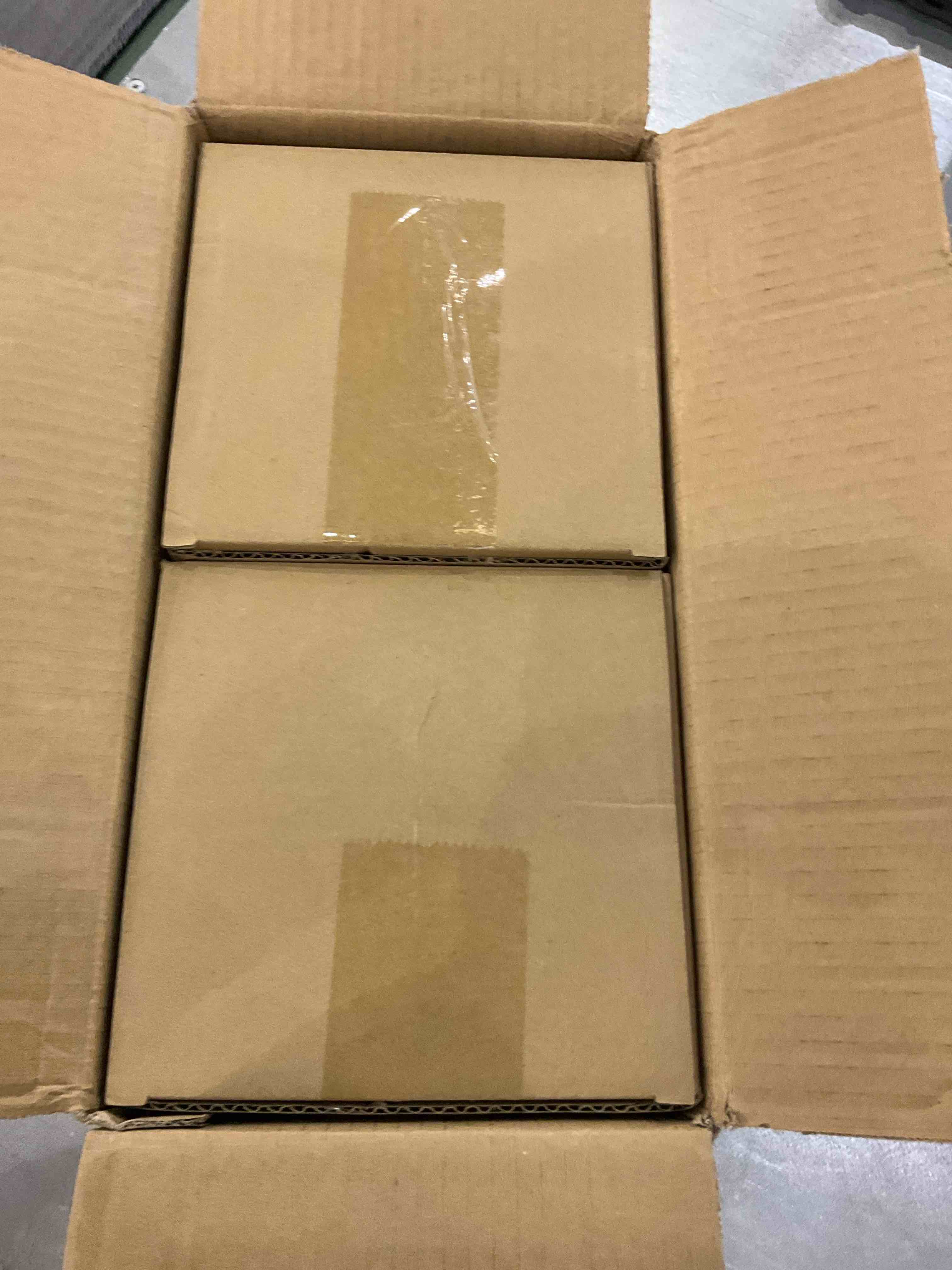 https://s3.amazonaws.com/lotting-images-prod/BargainHunt/EXS01247644_1709818676878.jpeg