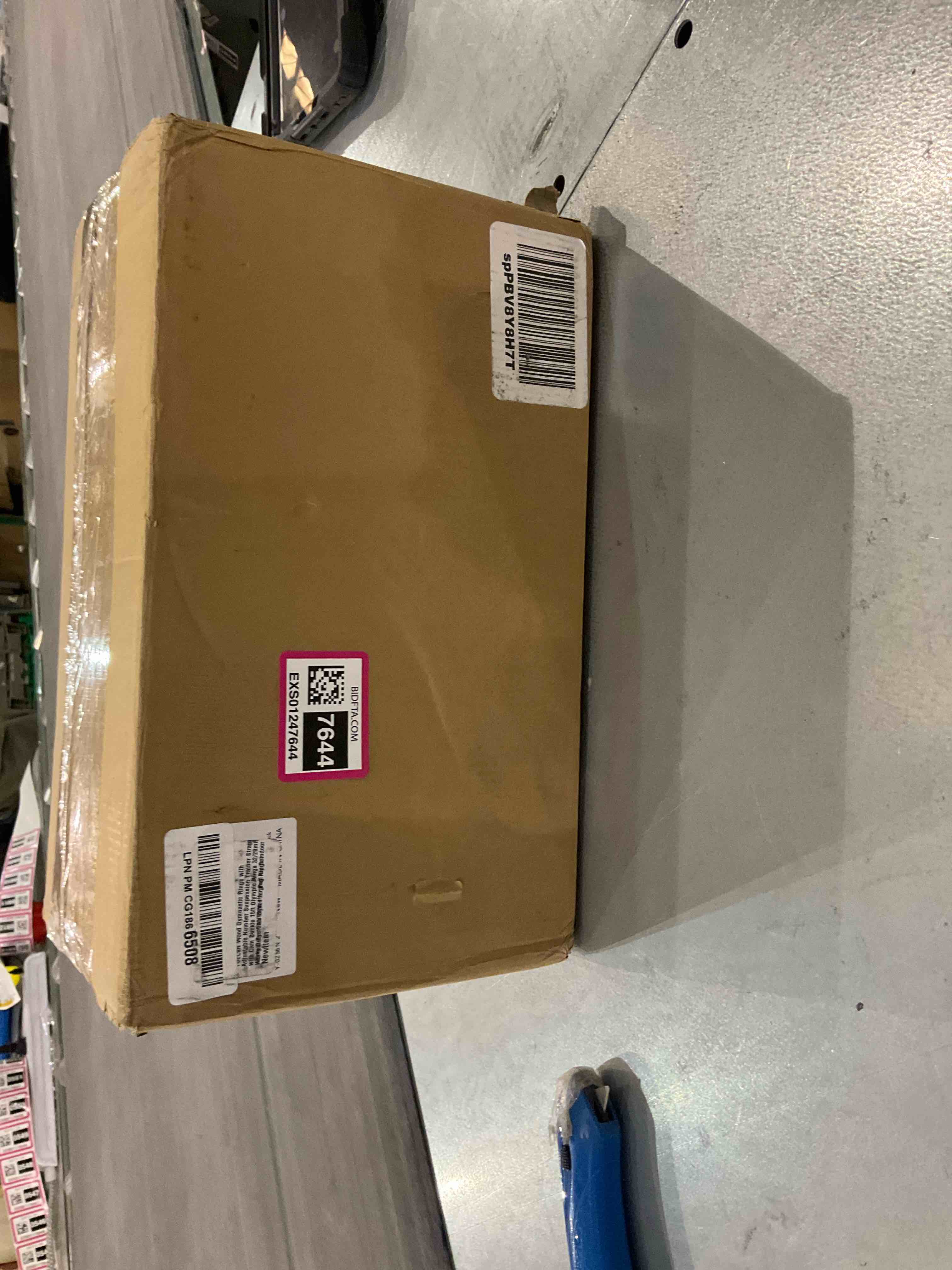 https://s3.amazonaws.com/lotting-images-prod/BargainHunt/EXS01247644_1709818695236.jpeg