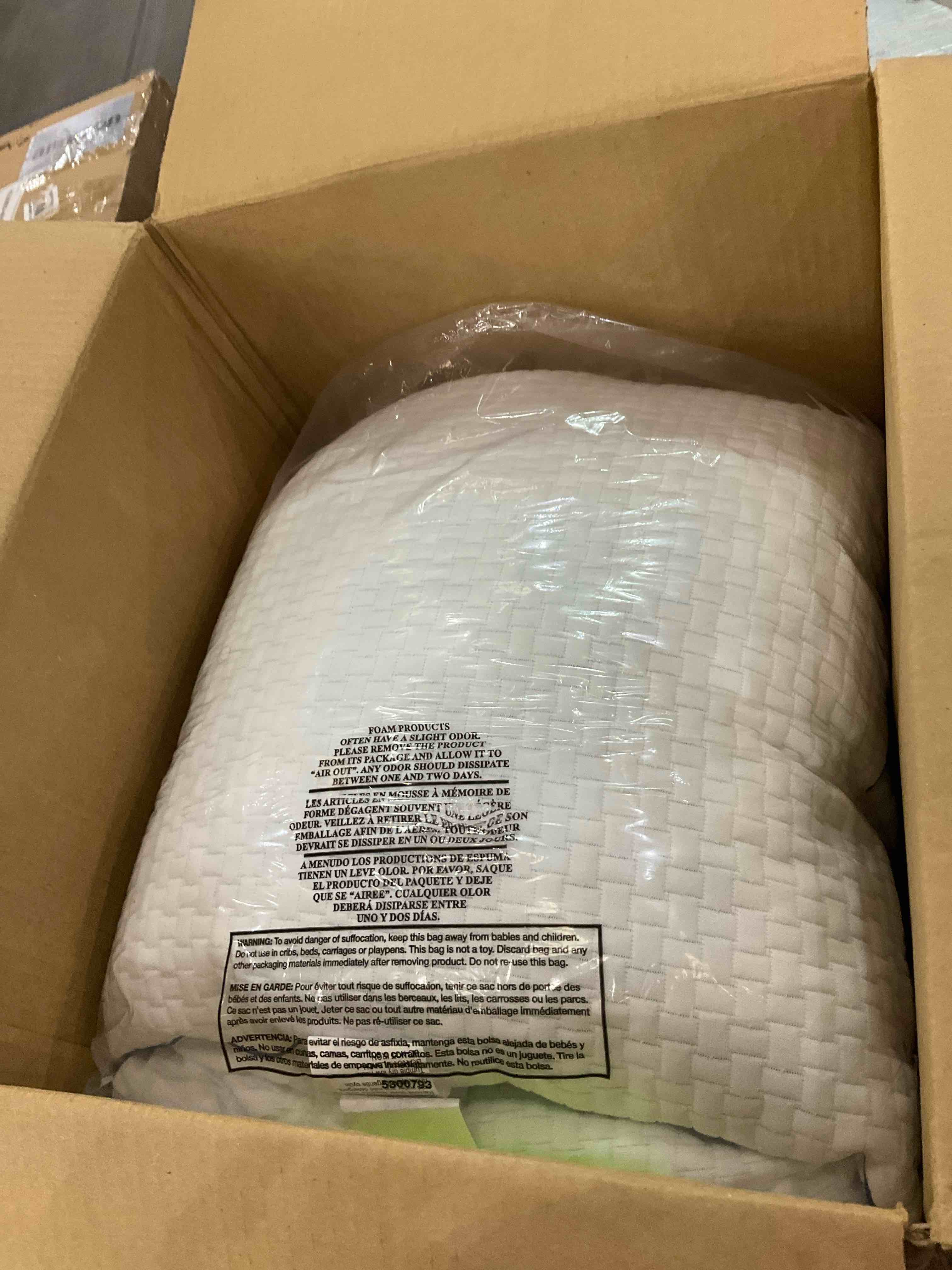 https://s3.amazonaws.com/lotting-images-prod/BargainHunt/EXS01247691_1709826958263.jpeg