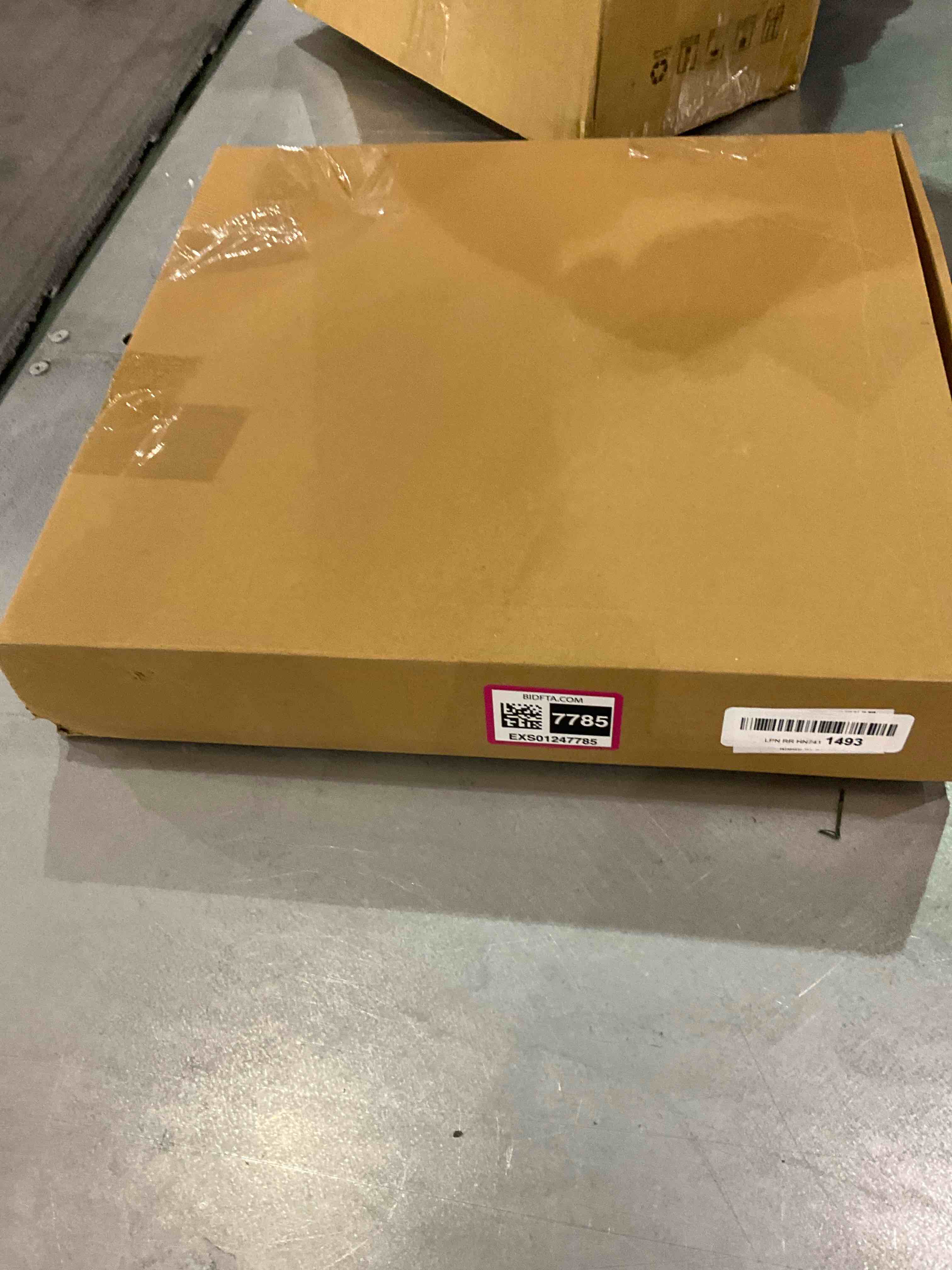 https://s3.amazonaws.com/lotting-images-prod/BargainHunt/EXS01247785_1709904400561.jpeg